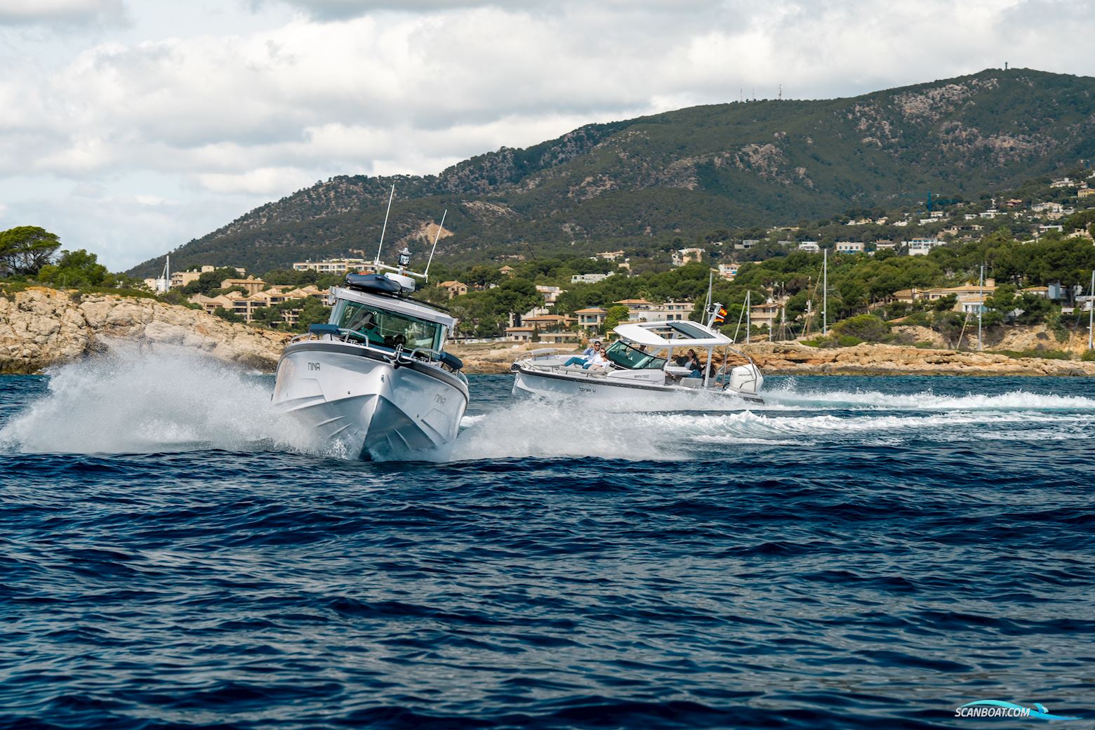 Axopar Yachts 29 XC Cross Cabin