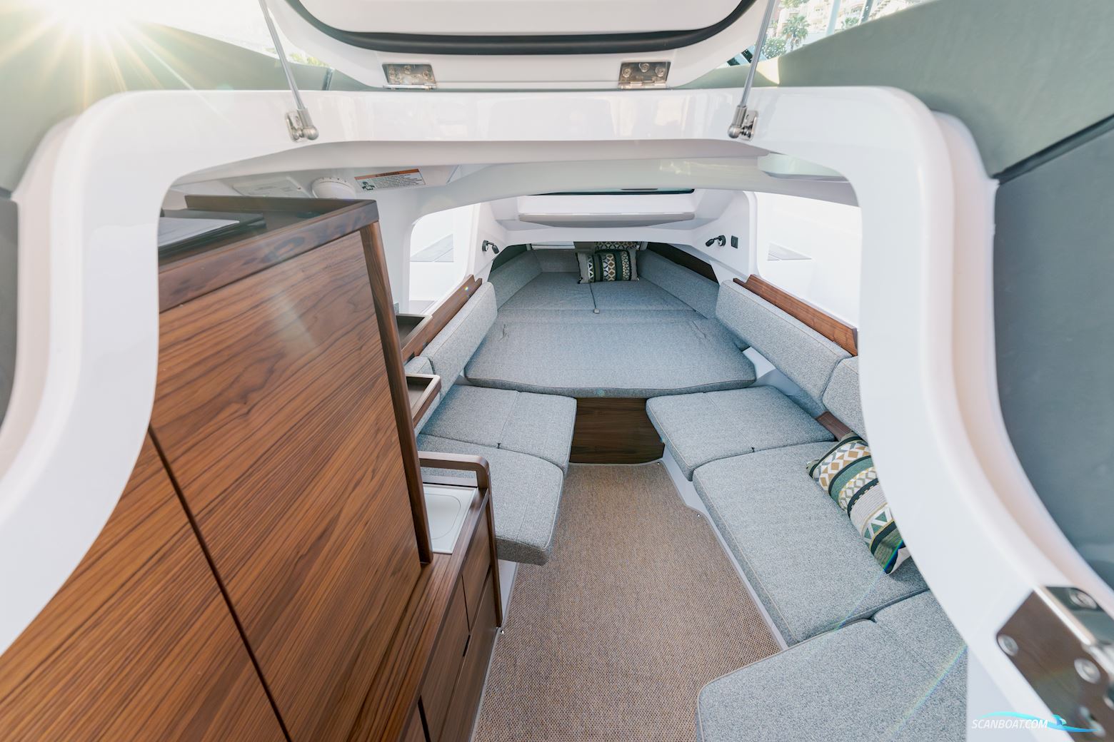 Axopar Yachts Axopar 38 Suntop