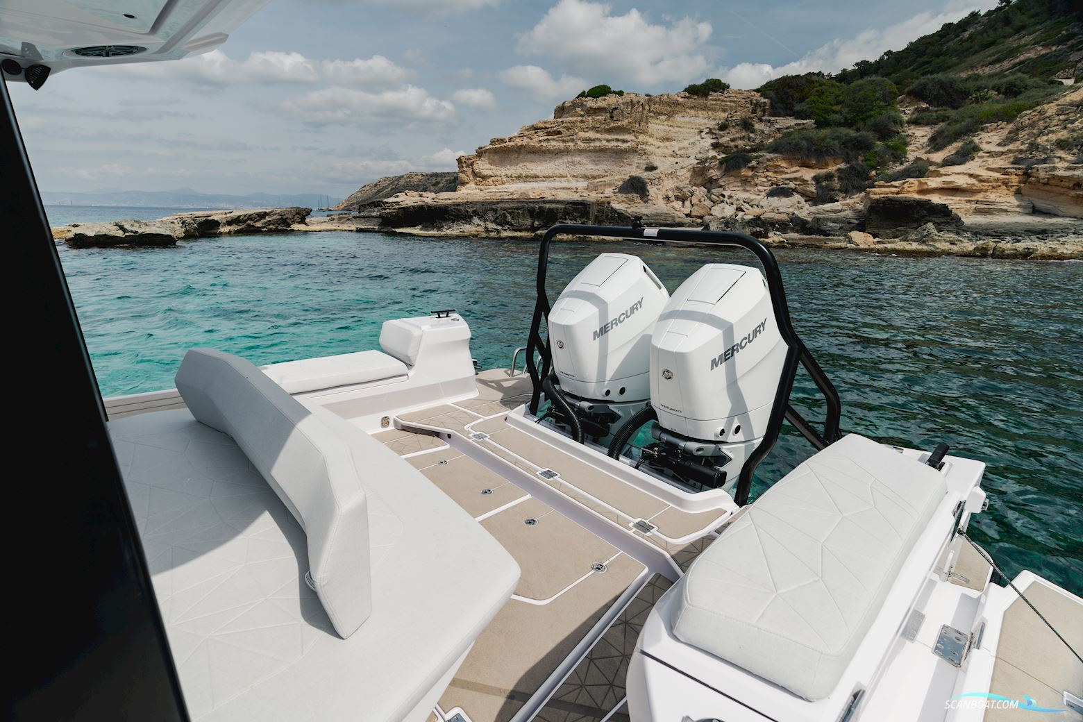 Axopar Yachts Axopar 38 Suntop