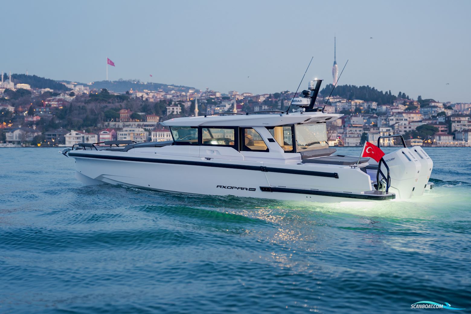 Axopar Yachts Axopar 38 XC Cross Cabin