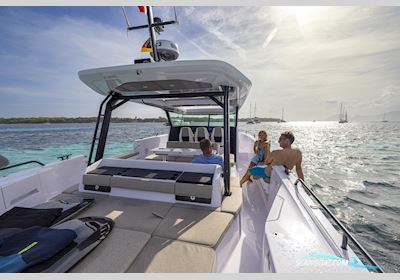 Axopar Yachts Axopar 45 Cross Top Motorboot 2026, mit 3 x 300 Mercury Verado motor, Dänemark