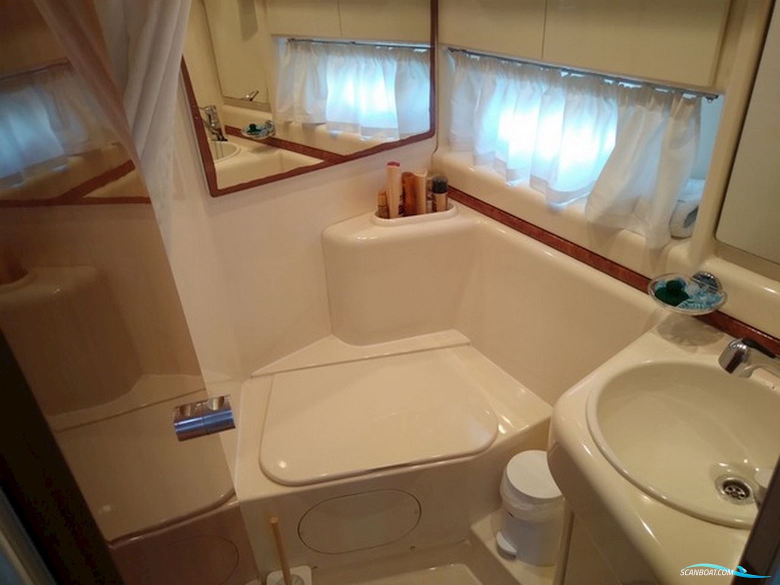Azimut 40