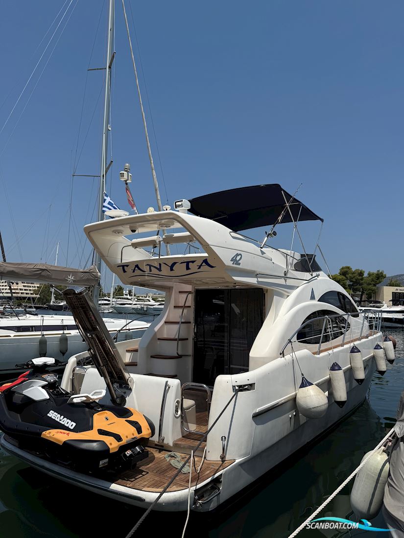 Azimut 42 Fly