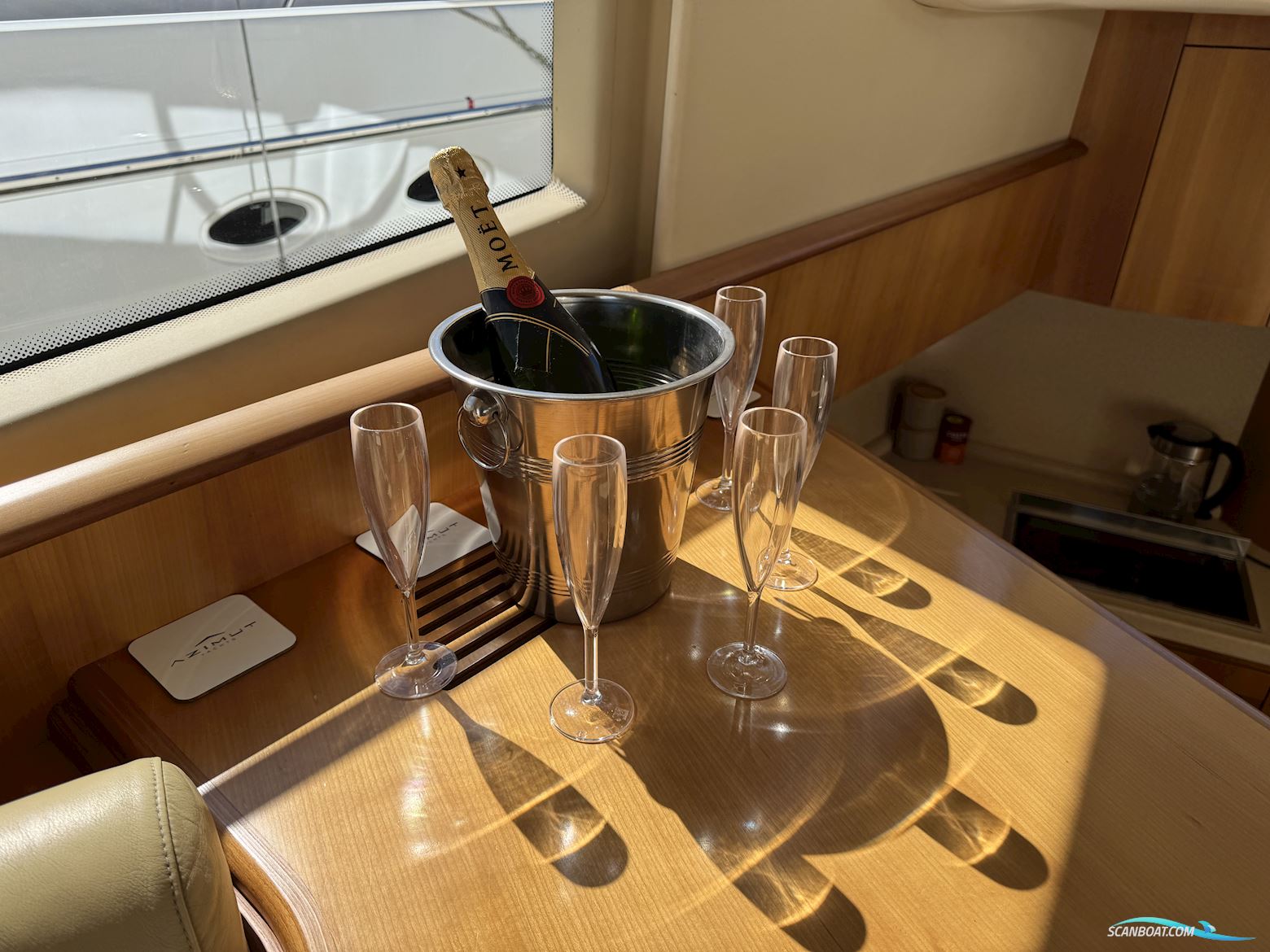 Azimut 42