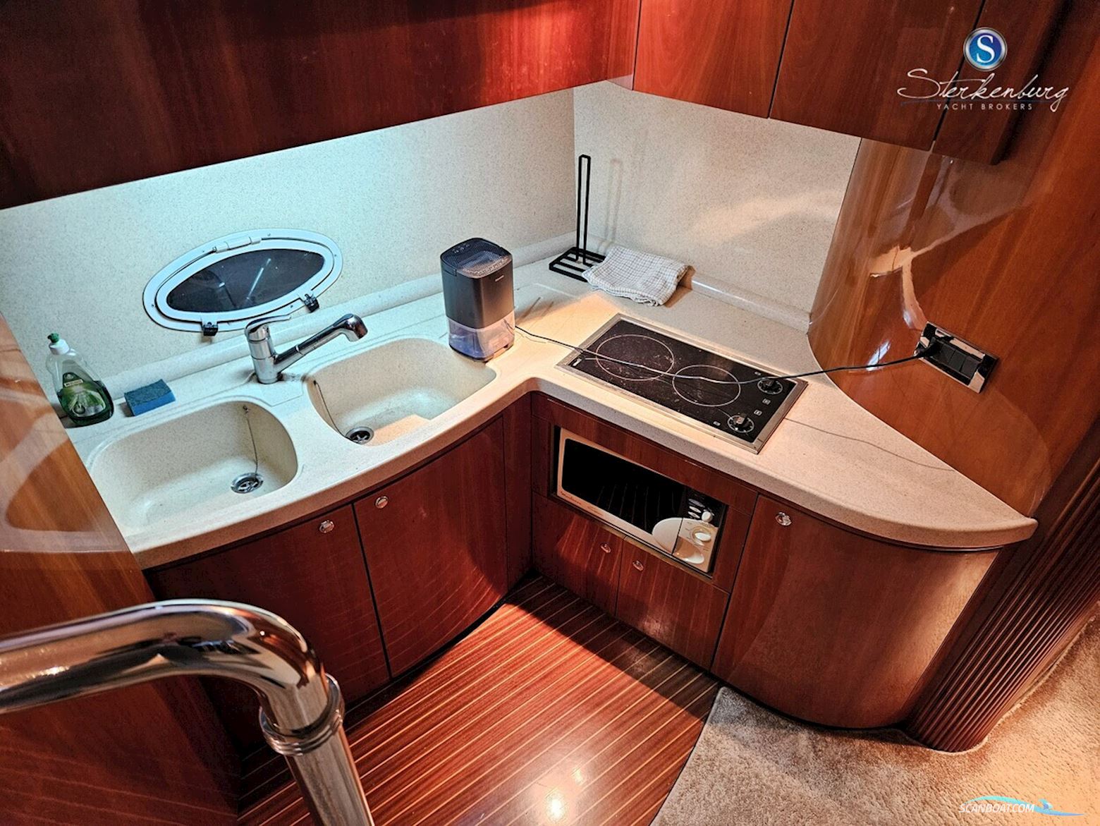 Azimut 42