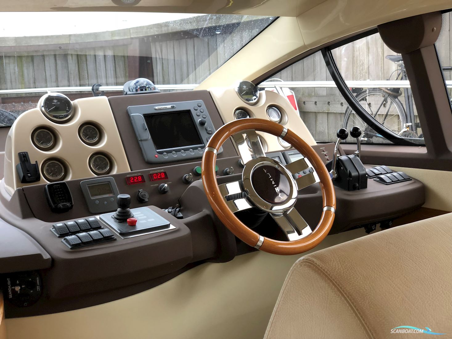 Azimut 43 Fly