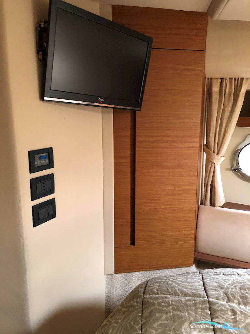 Azimut 43 Fly