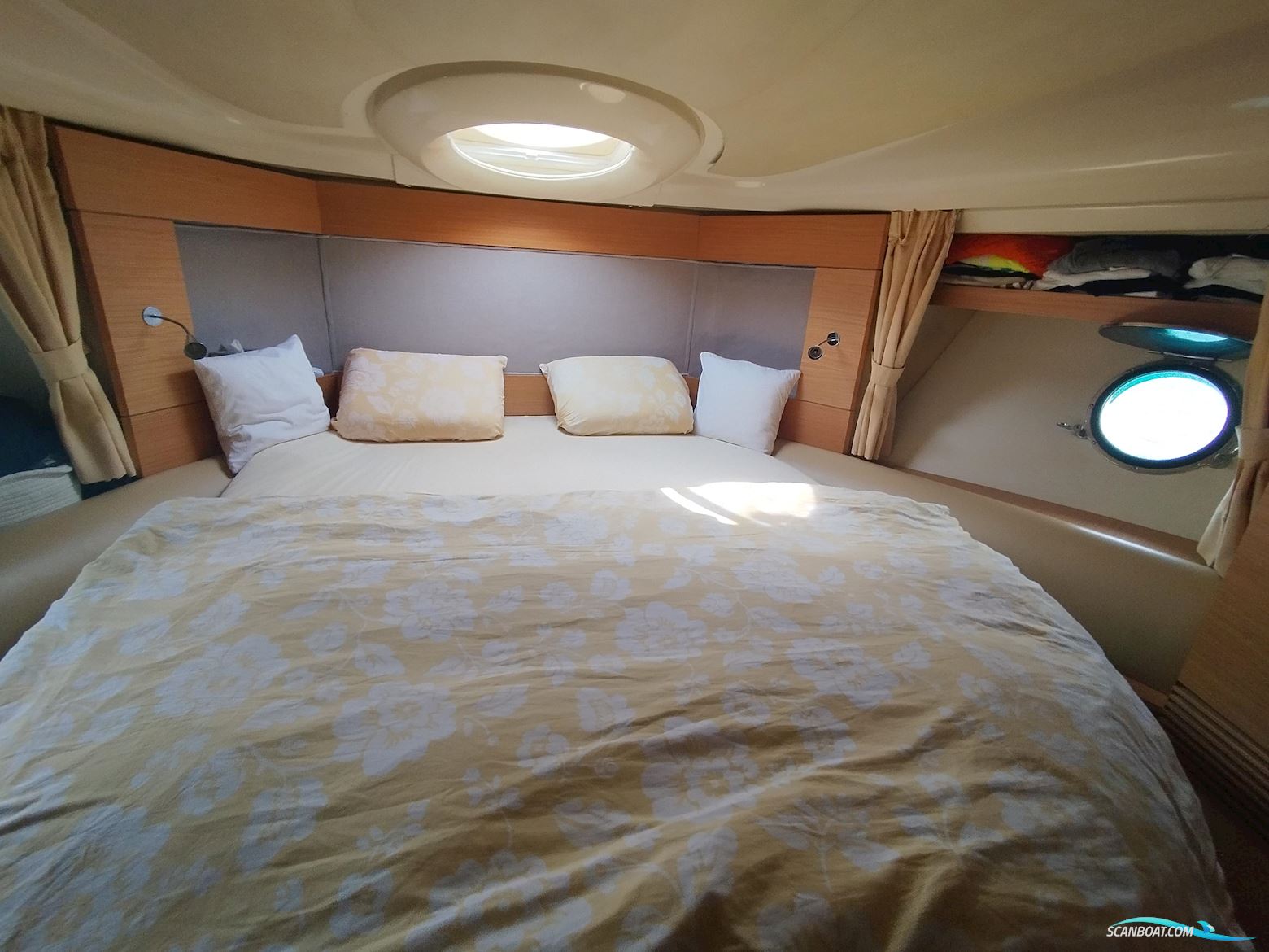 Azimut 43