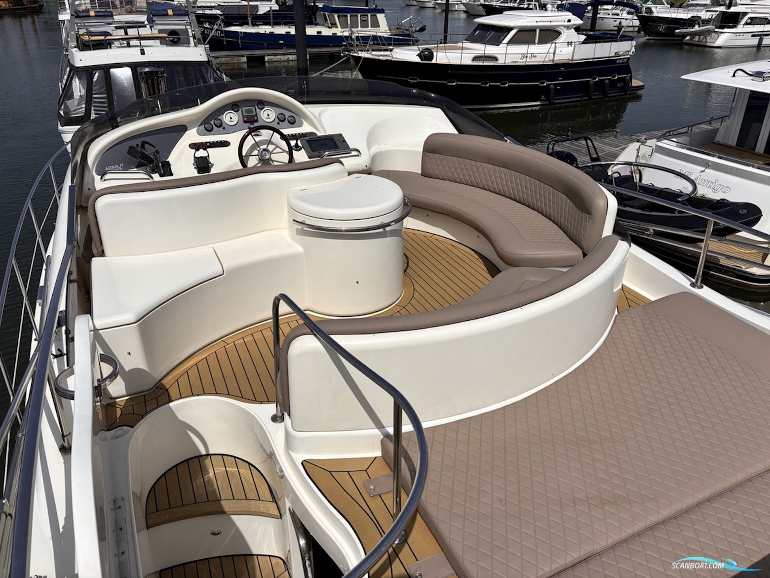 Azimut 46 Fly