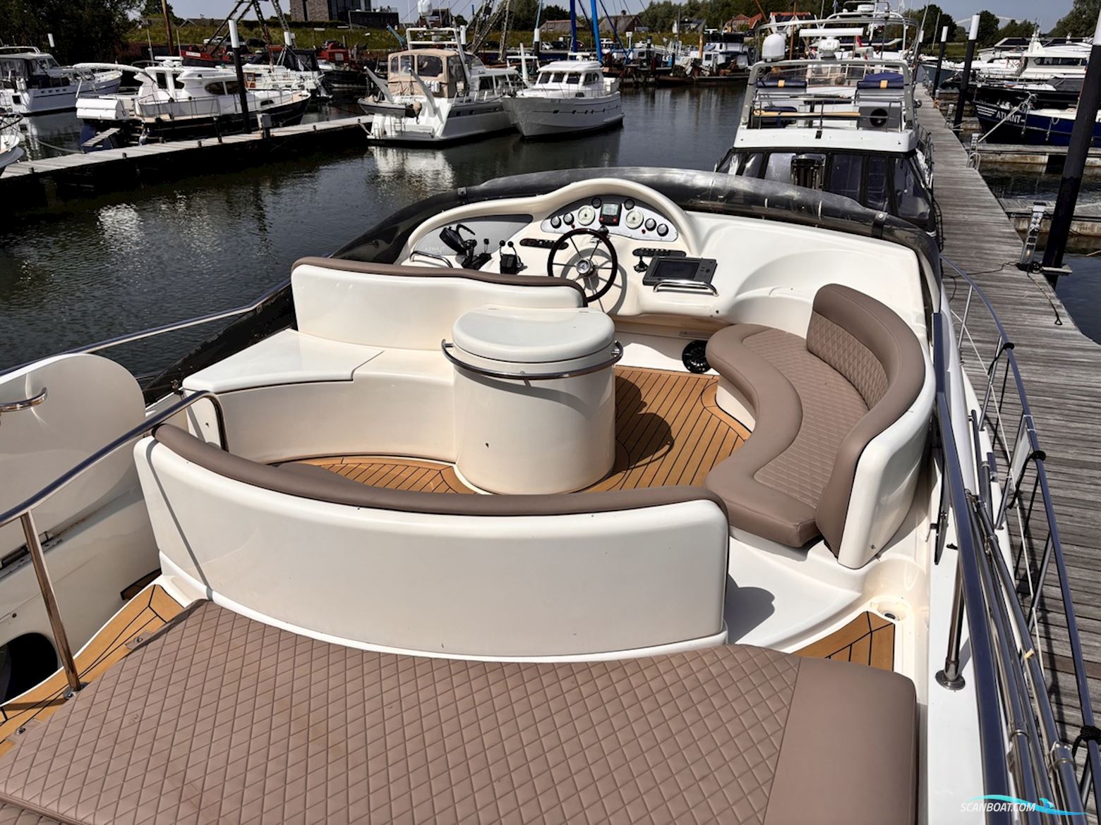 Azimut 46 Fly