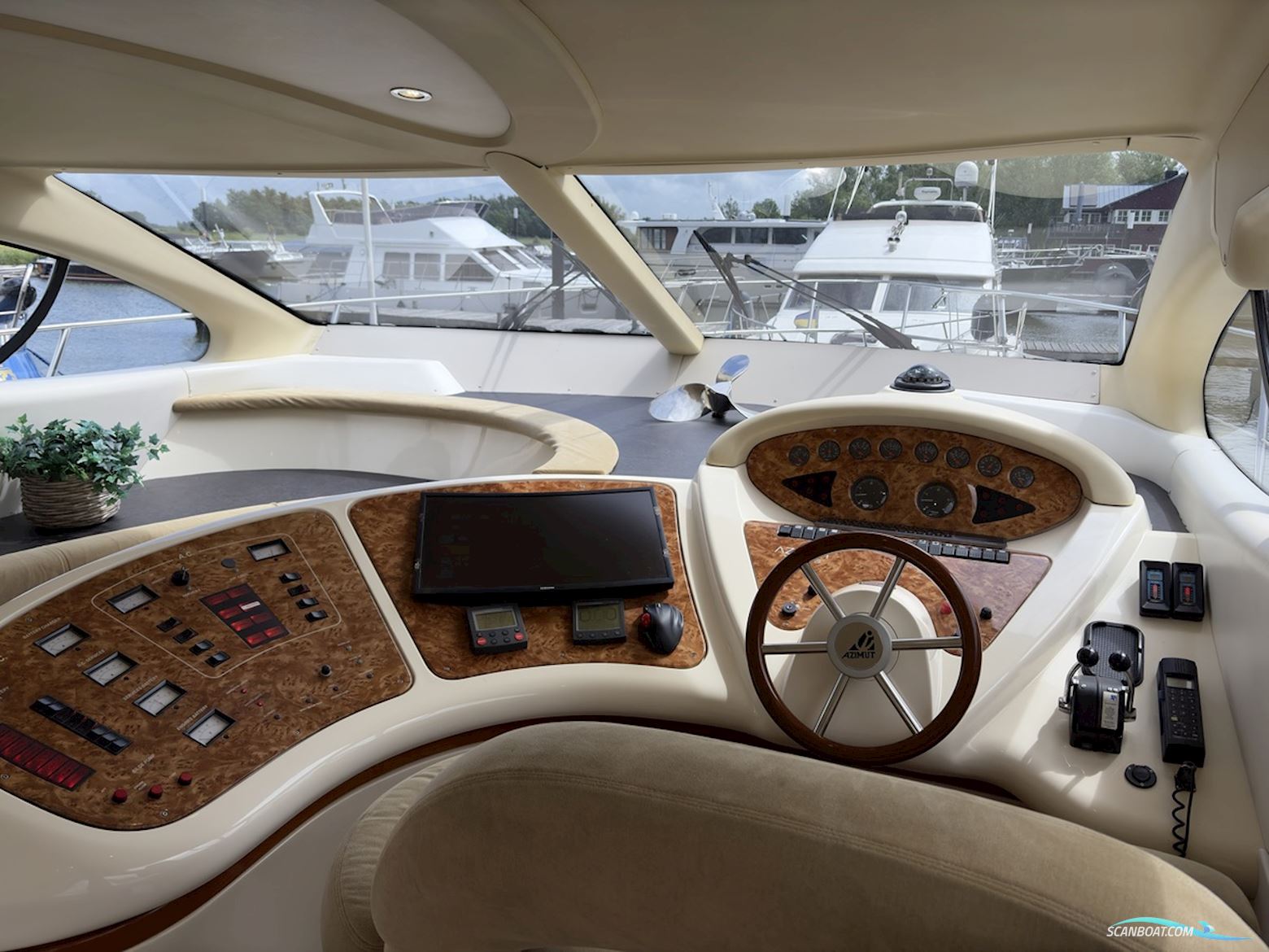 Azimut 46 Fly