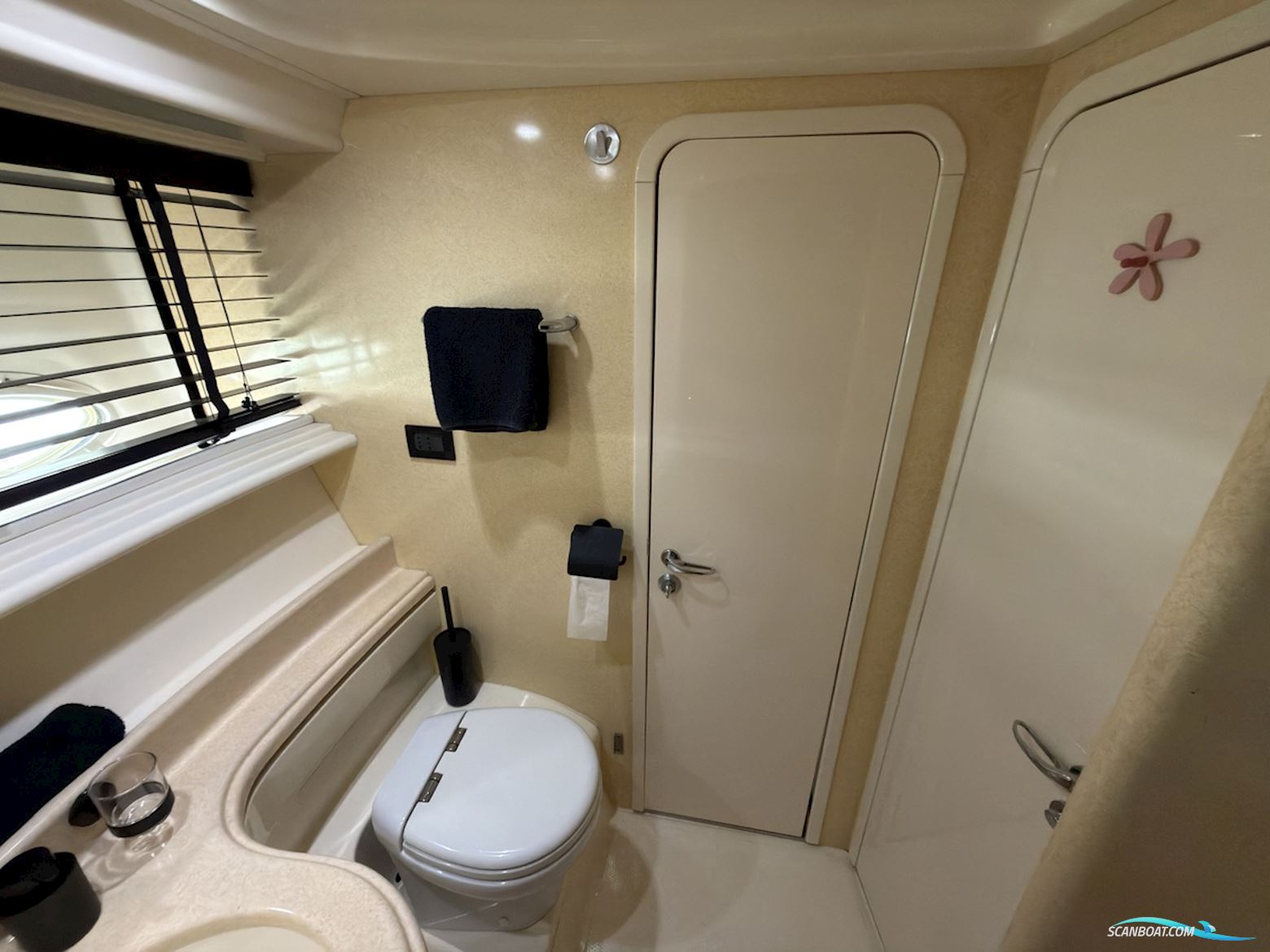 Azimut 46 Fly