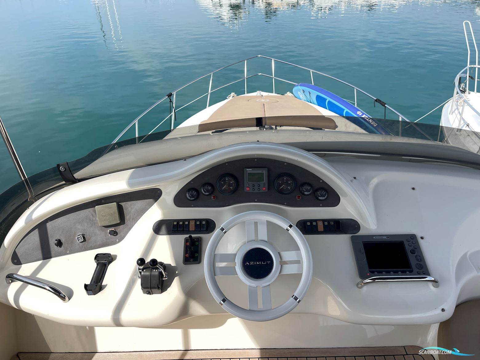 Azimut 46