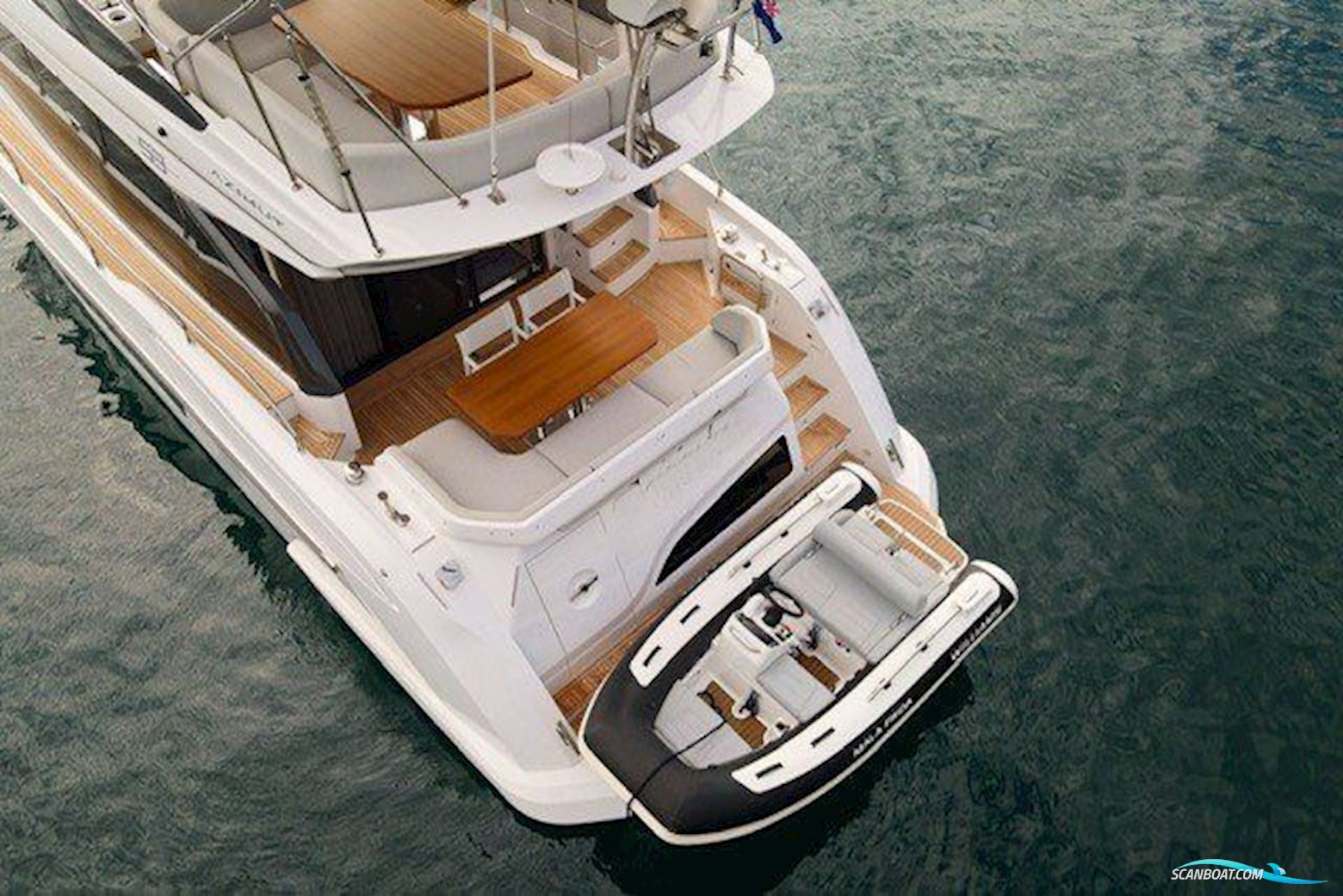 Azimut 53 Fly