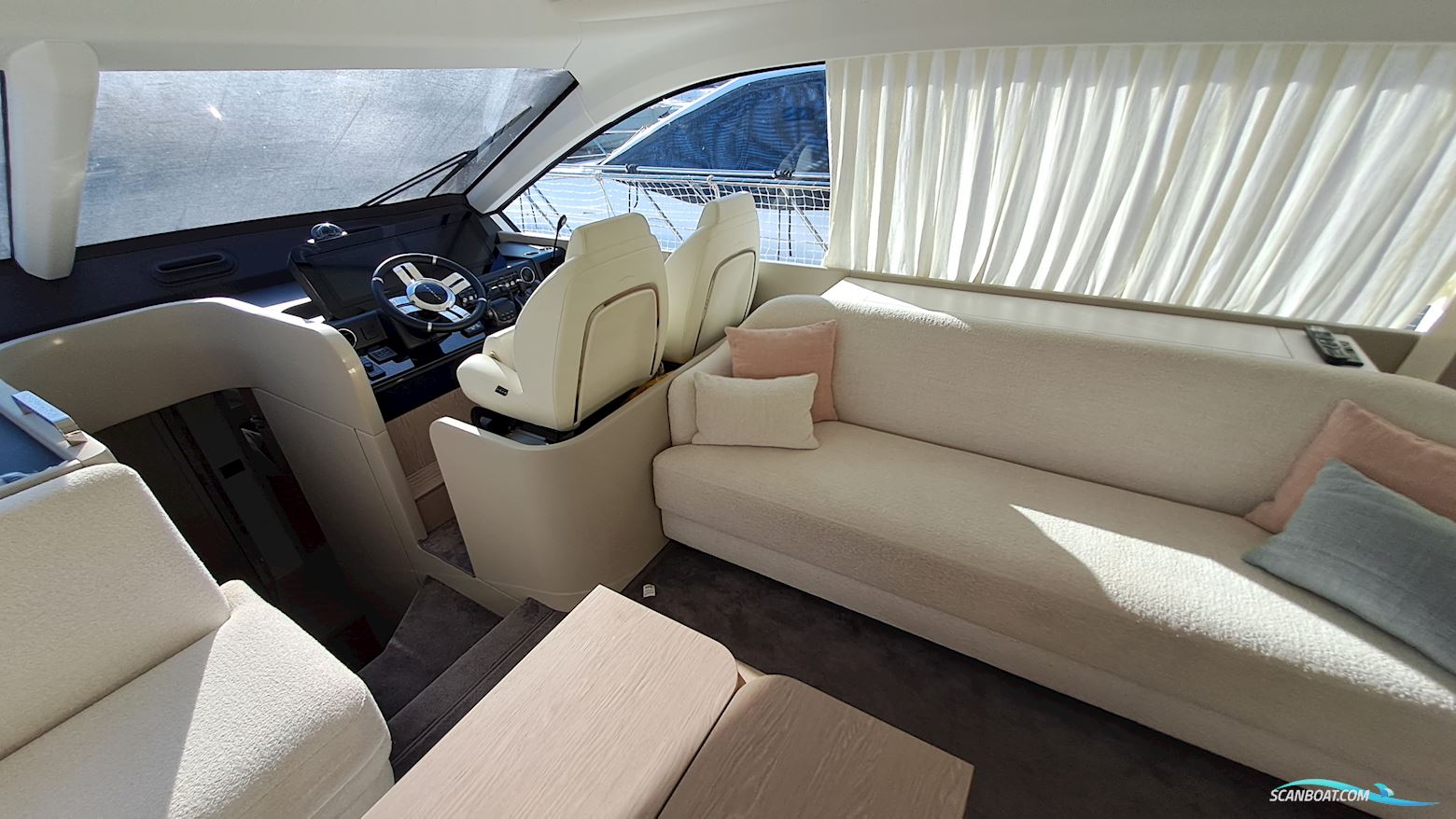 Azimut 53