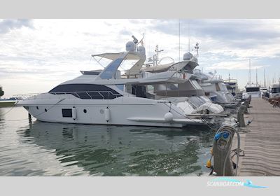 Azimut 66 Motorboot 2018, mit Caterpillar C18 Acert motor, Italien