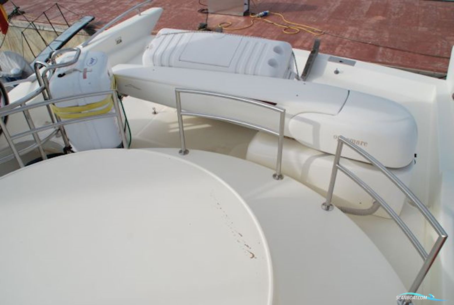 Azimut 68