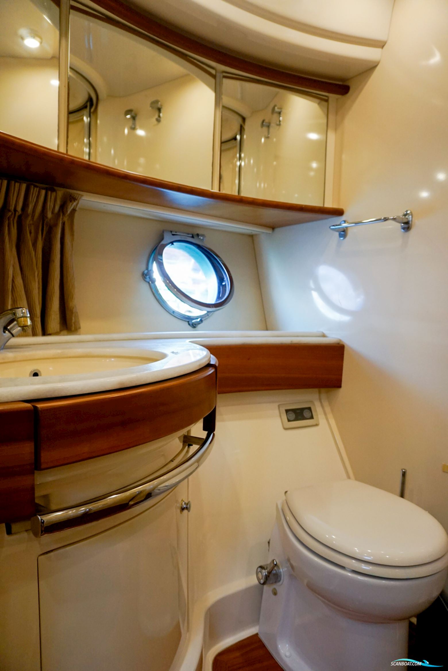 Azimut 68