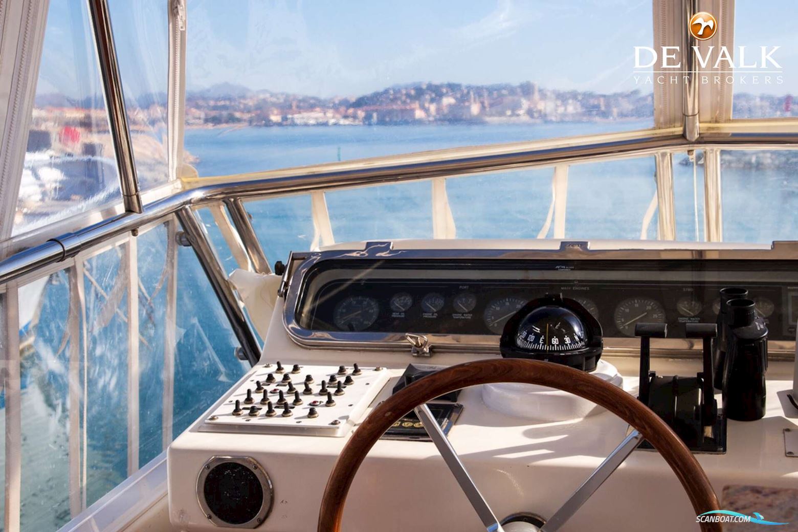 Azimut 90