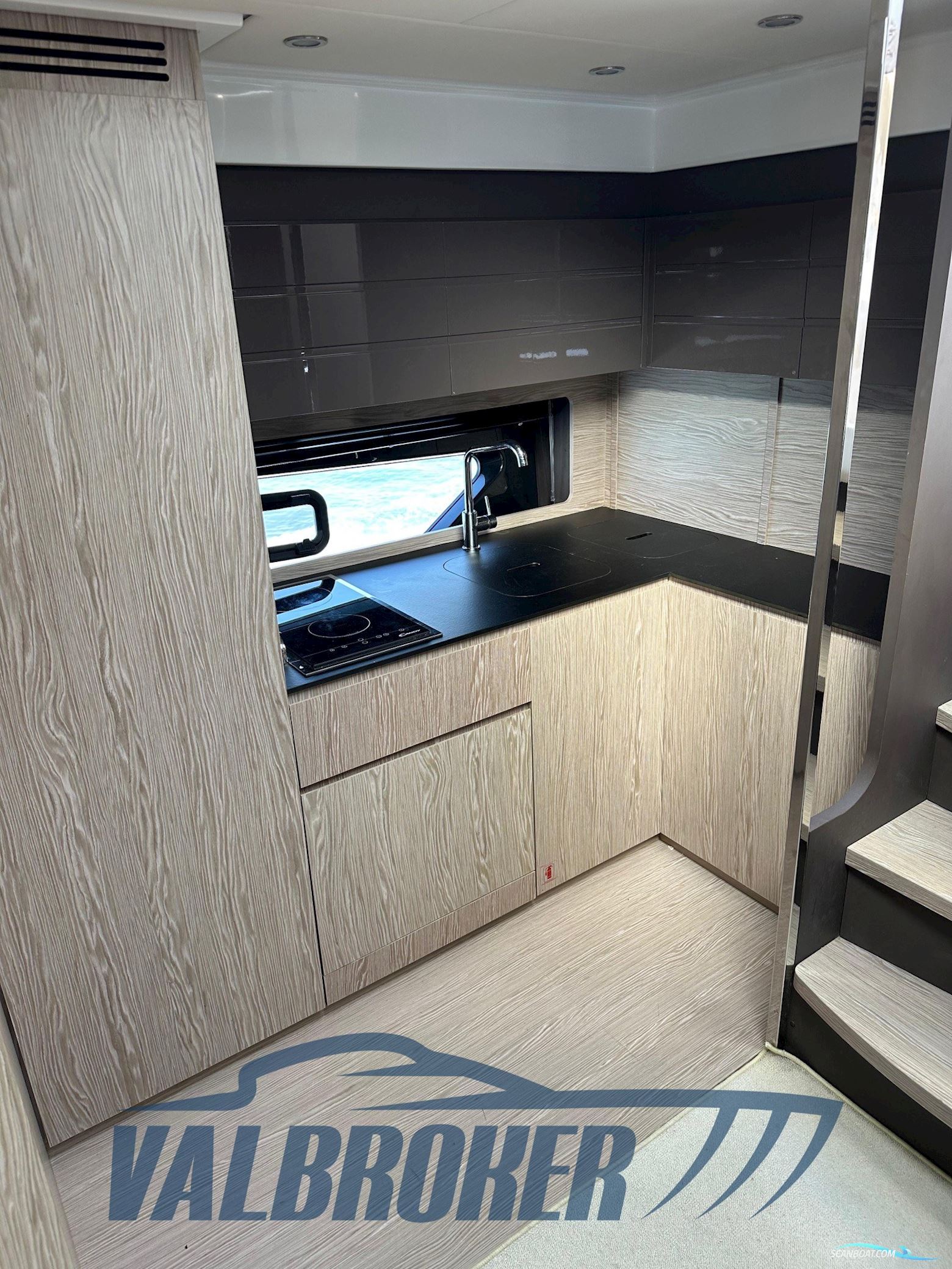 Azimut Atlantis 43