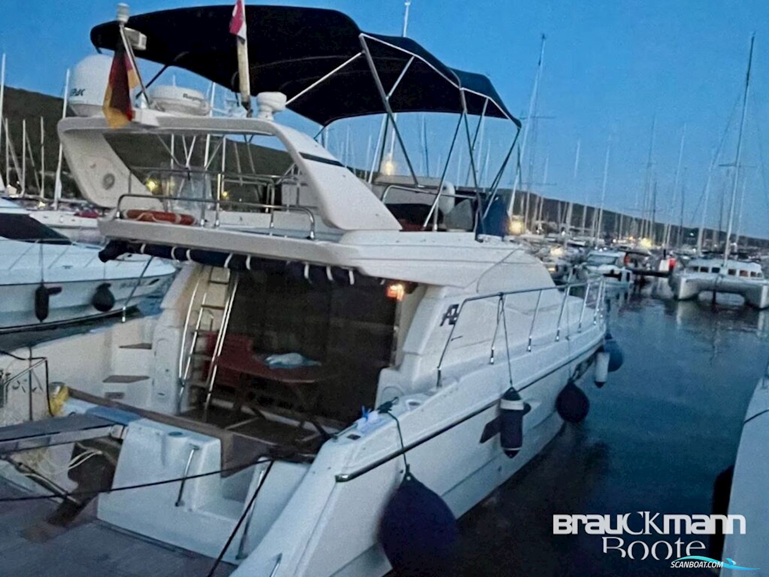 Azimut Yachts 43 FLY