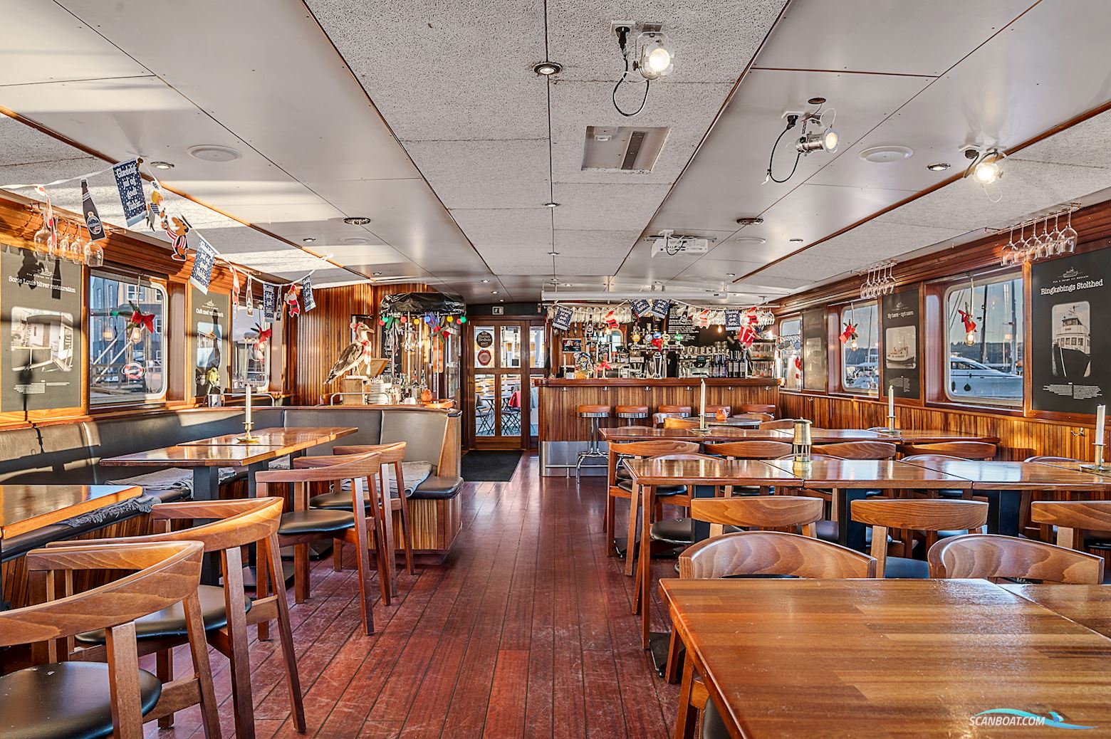 Båd Cafe Sorte Louis