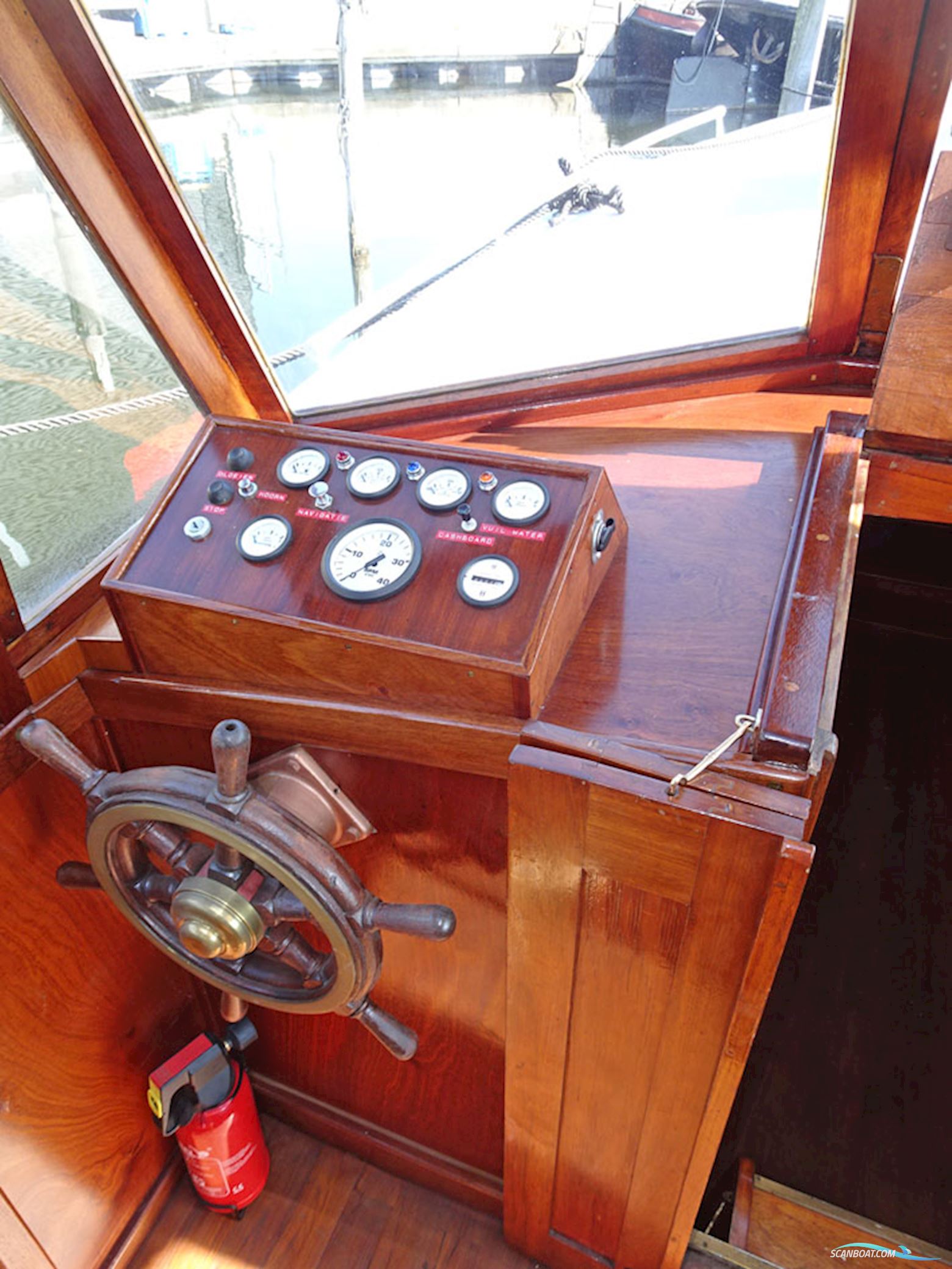 Bakdeksalonkruiser 11.20