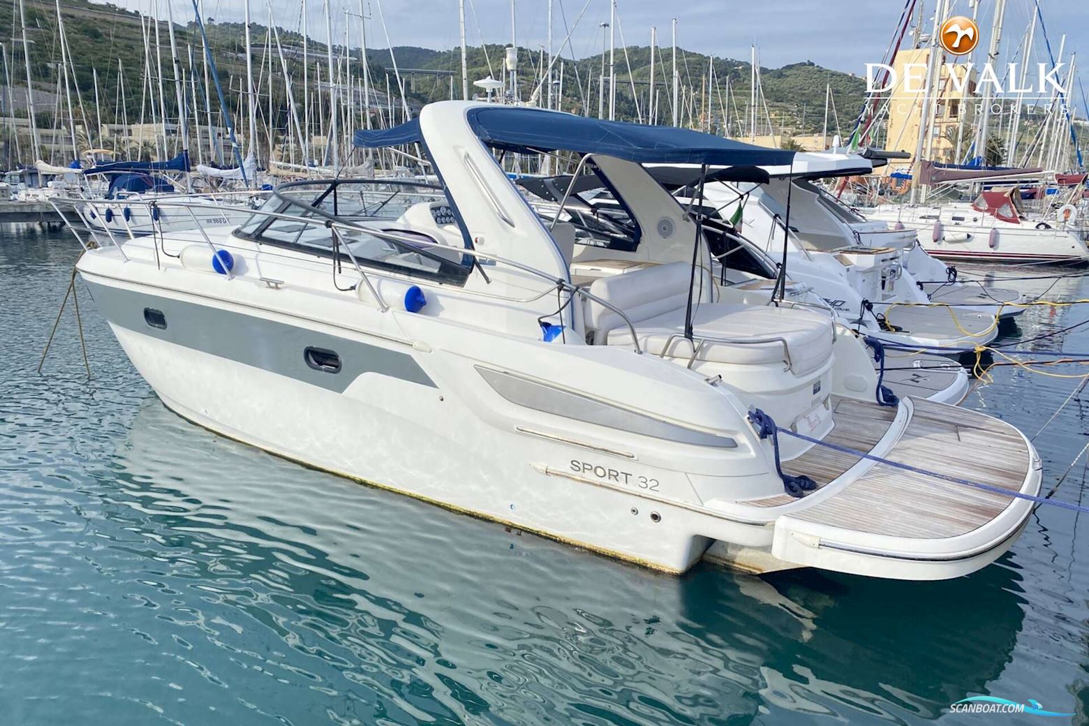 Bavaria 32 Sport Motorboot 2014, mit Mercruiser motor, Frankreich