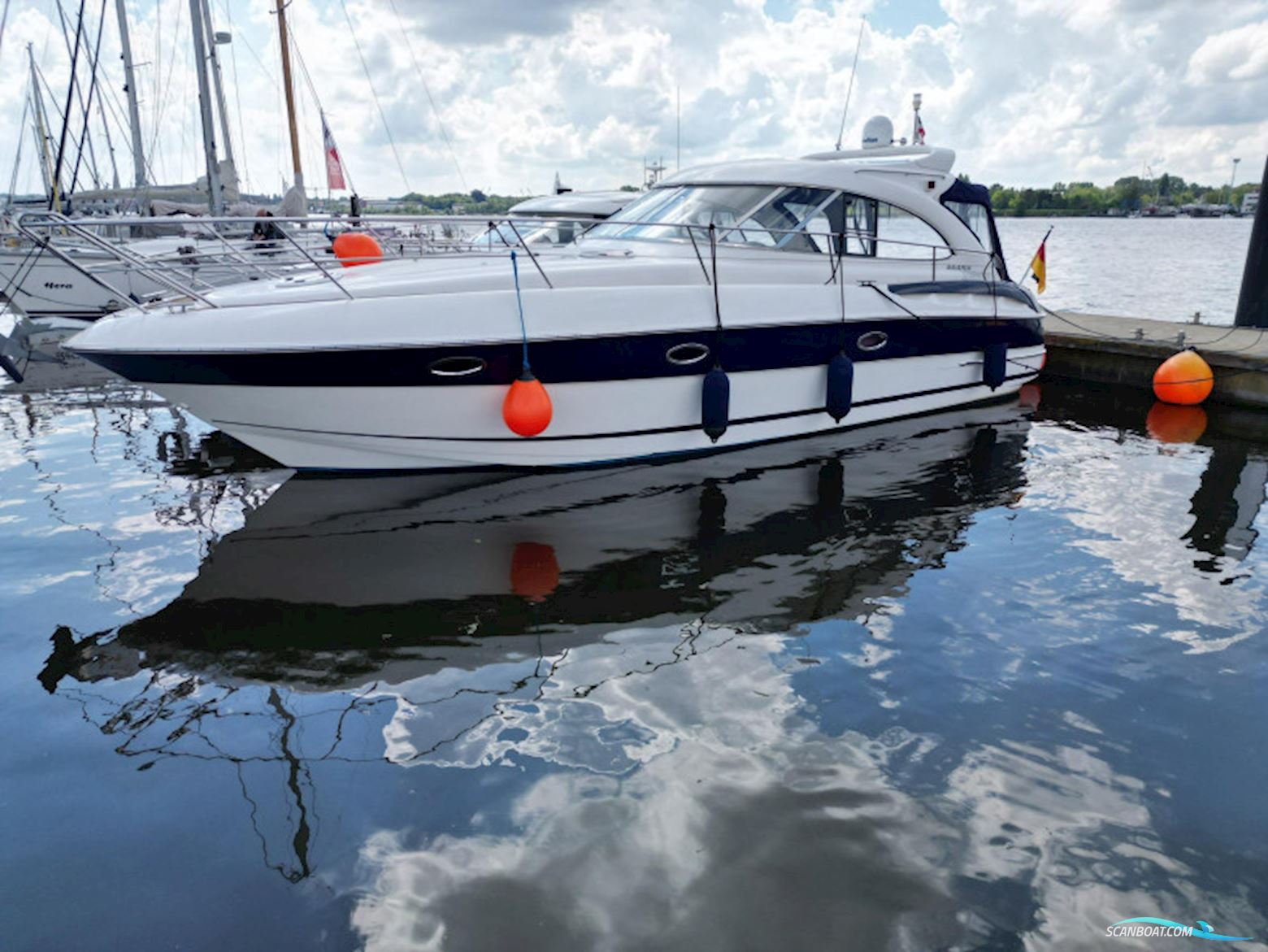 Bavaria 35 HT Motorboot 2006, mit Volvo Penta D4-225 motor, Deutschland