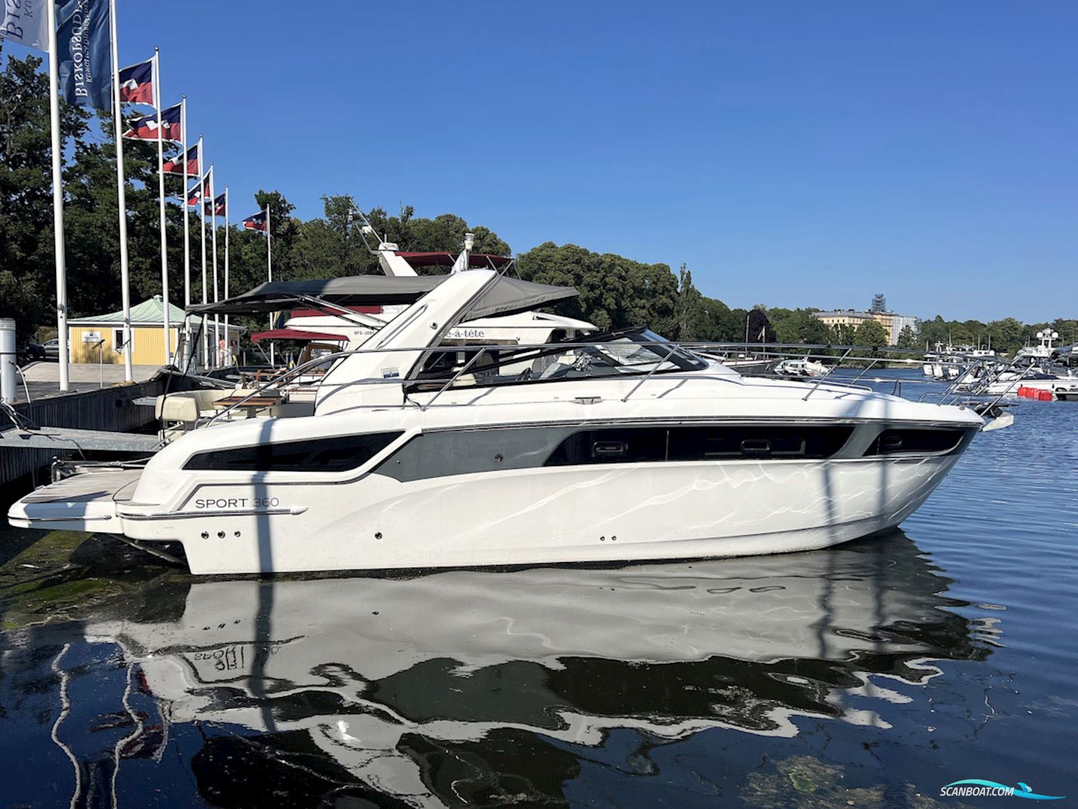 Bavaria 360 Sport Open Motorboot 2015, mit Volvo Penta D3-220 Evc motor, Sweden