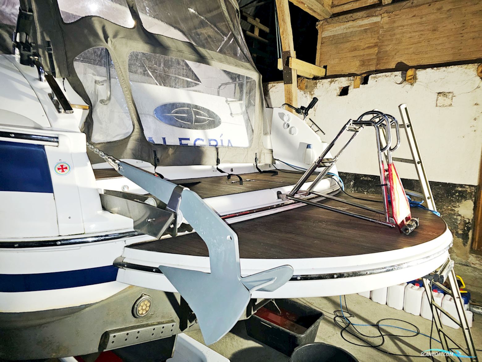 Bavaria 38 Sport Volvo Penta IPS-400 Joystick control