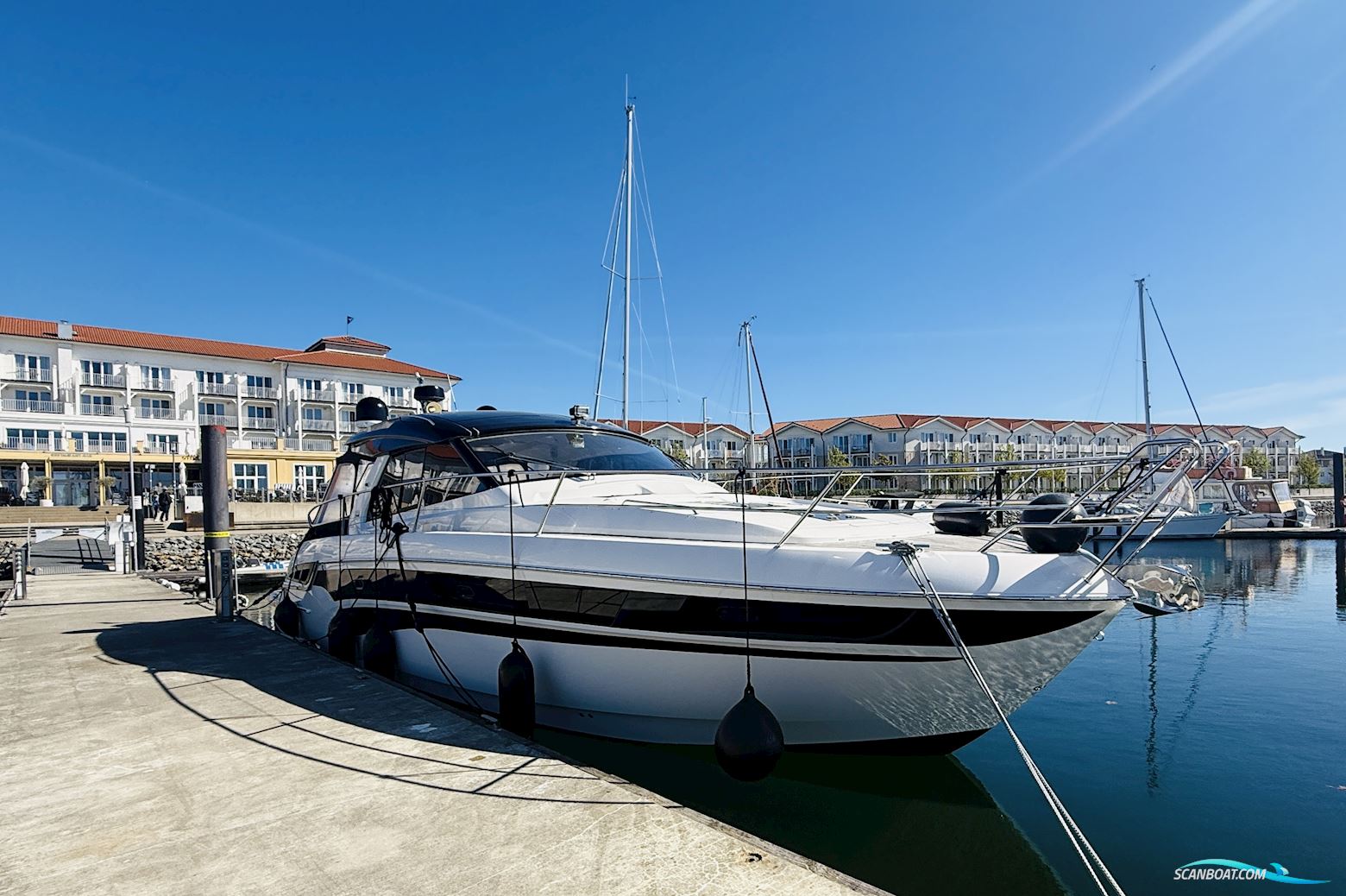 Bavaria 450 HT Motorboot 2015, mit Volvo Penta D6-400 motor, Deutschland