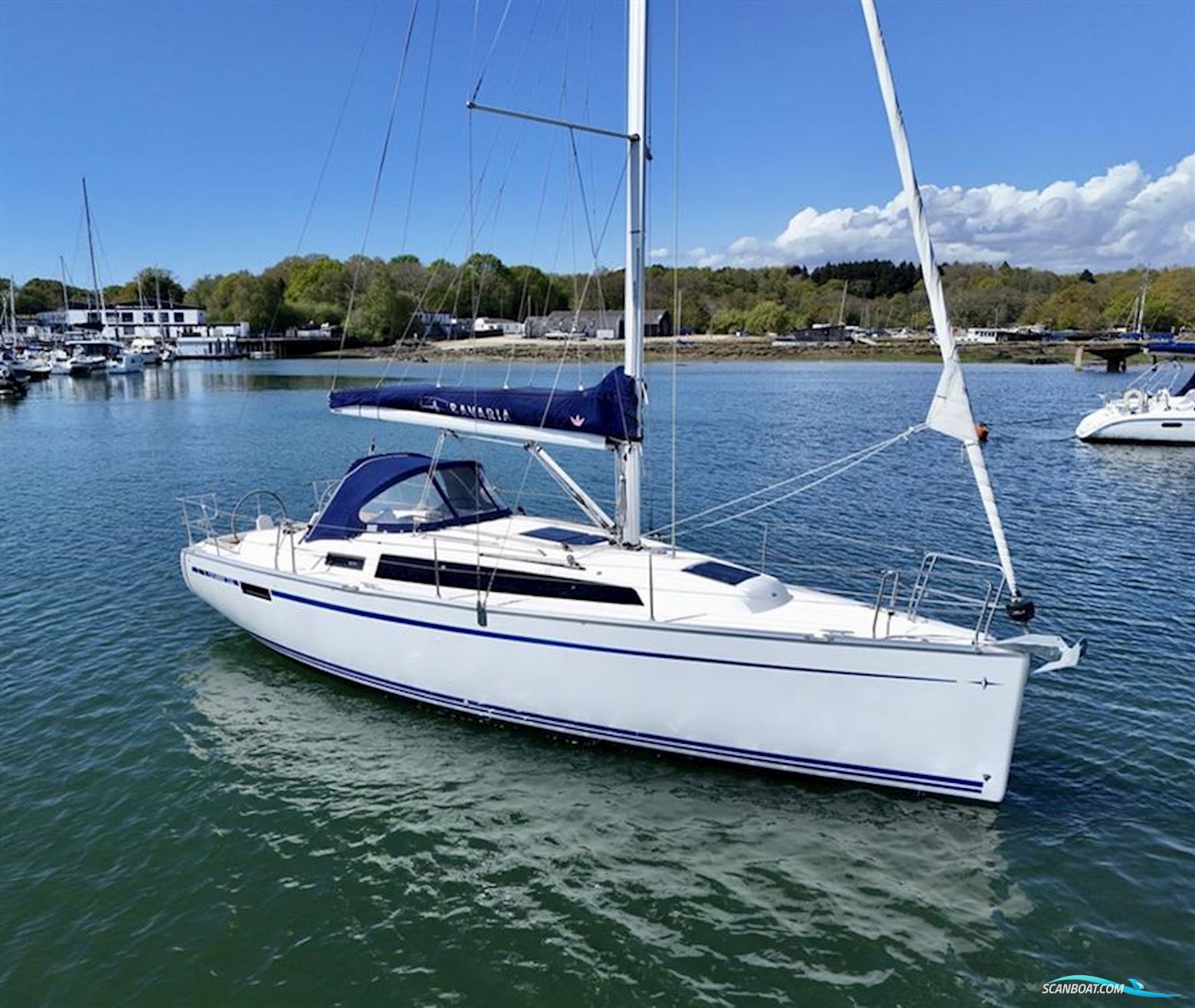 Bavaria Cruiser 34 Motorboot 2018, mit Volvo Penta motor, England