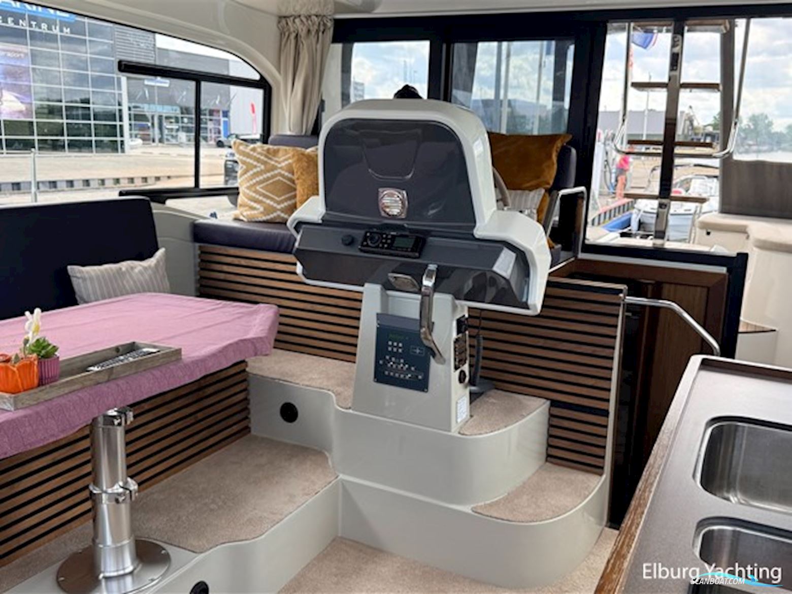 Bavaria E40 Flybridge