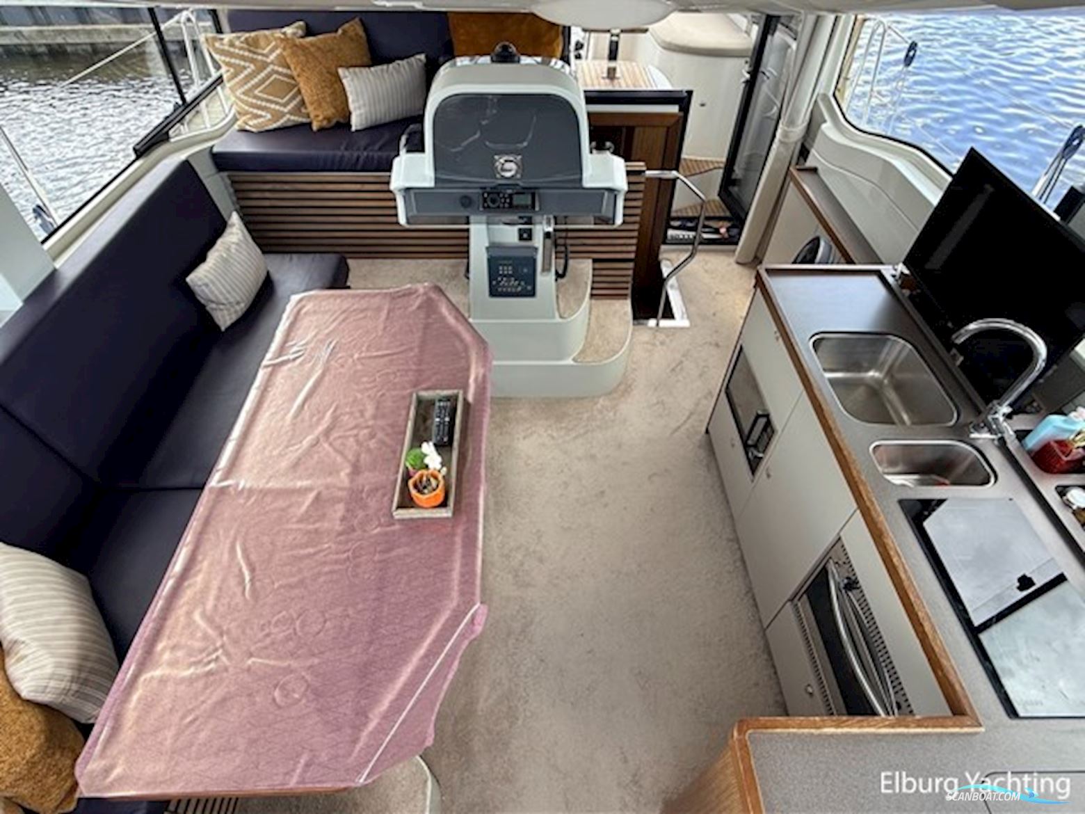Bavaria E40 Flybridge
