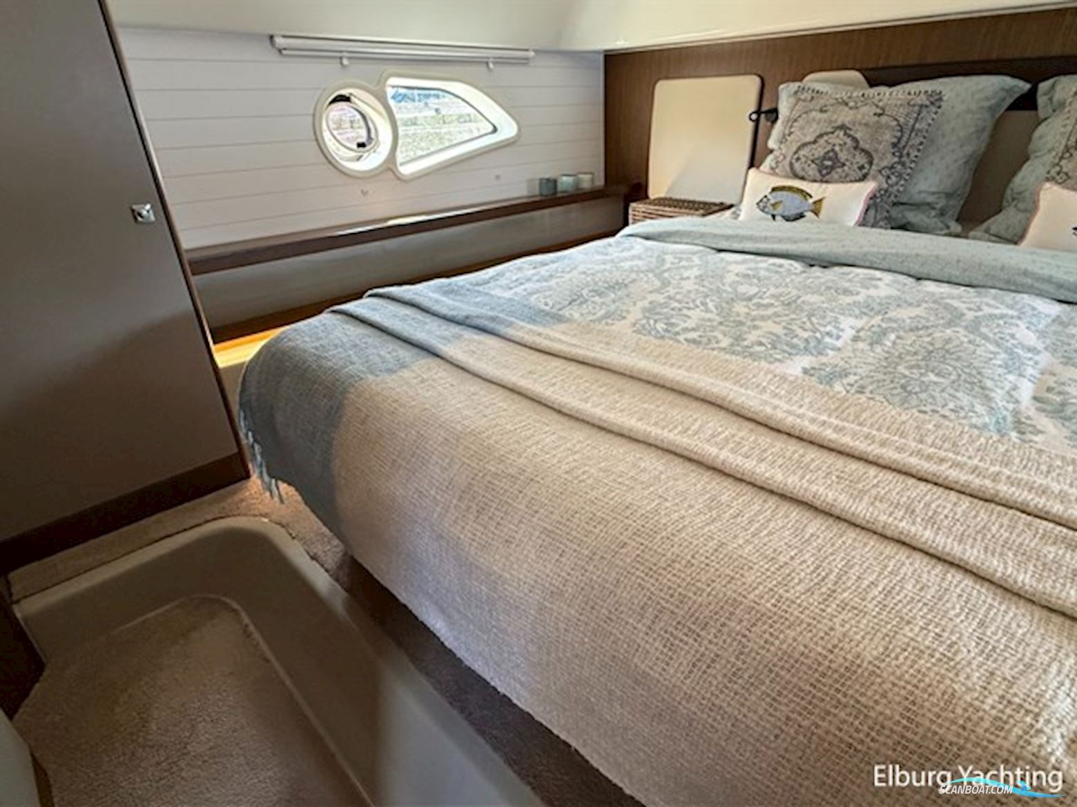 Bavaria E40 Flybridge