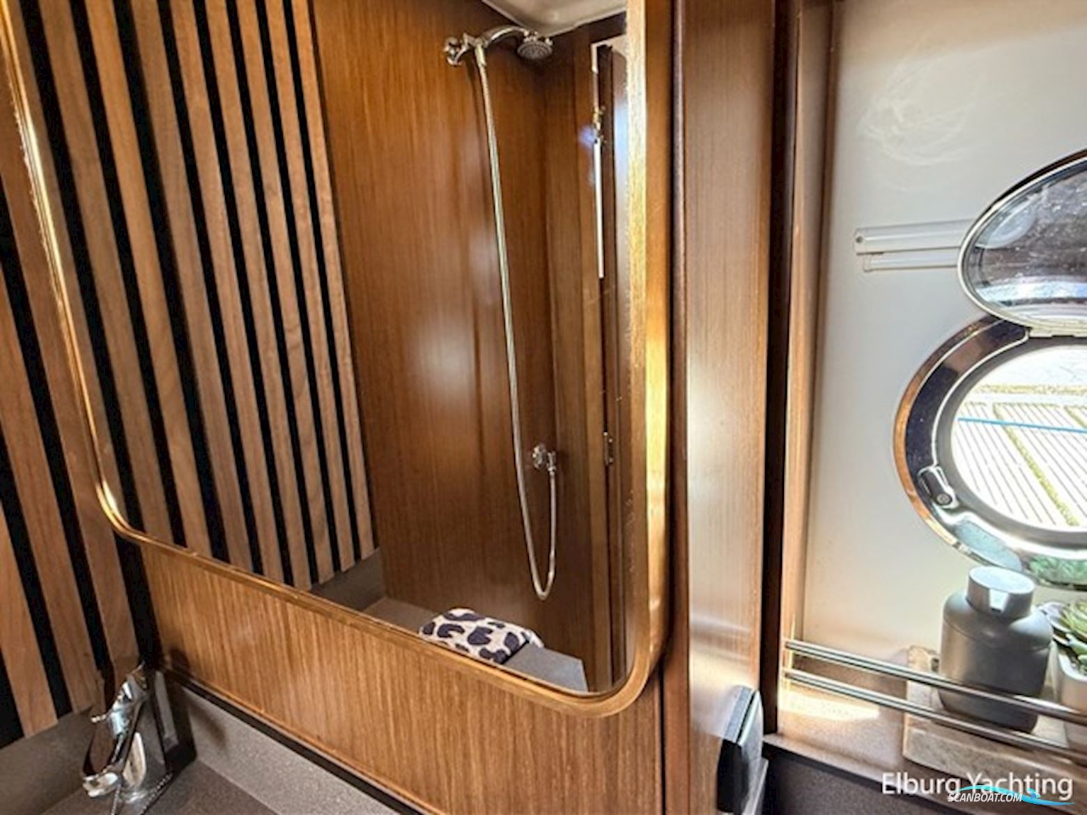 Bavaria E40 Flybridge