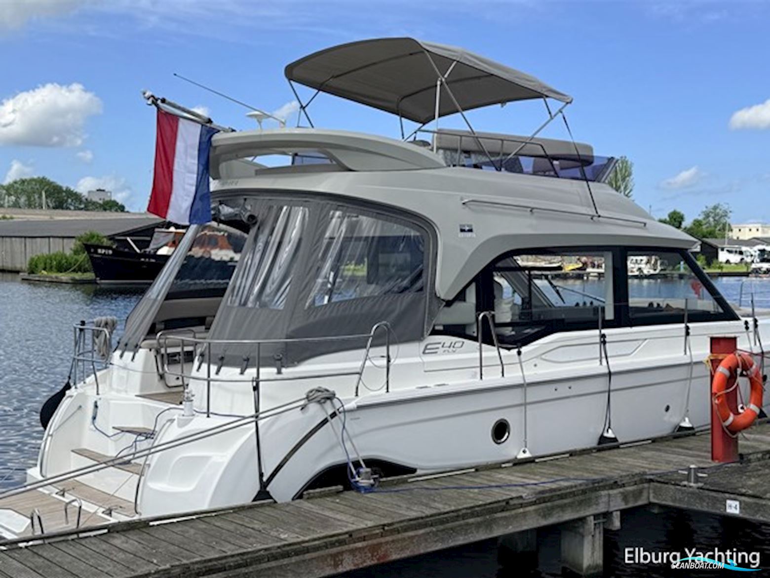Bavaria E40 Flybridge