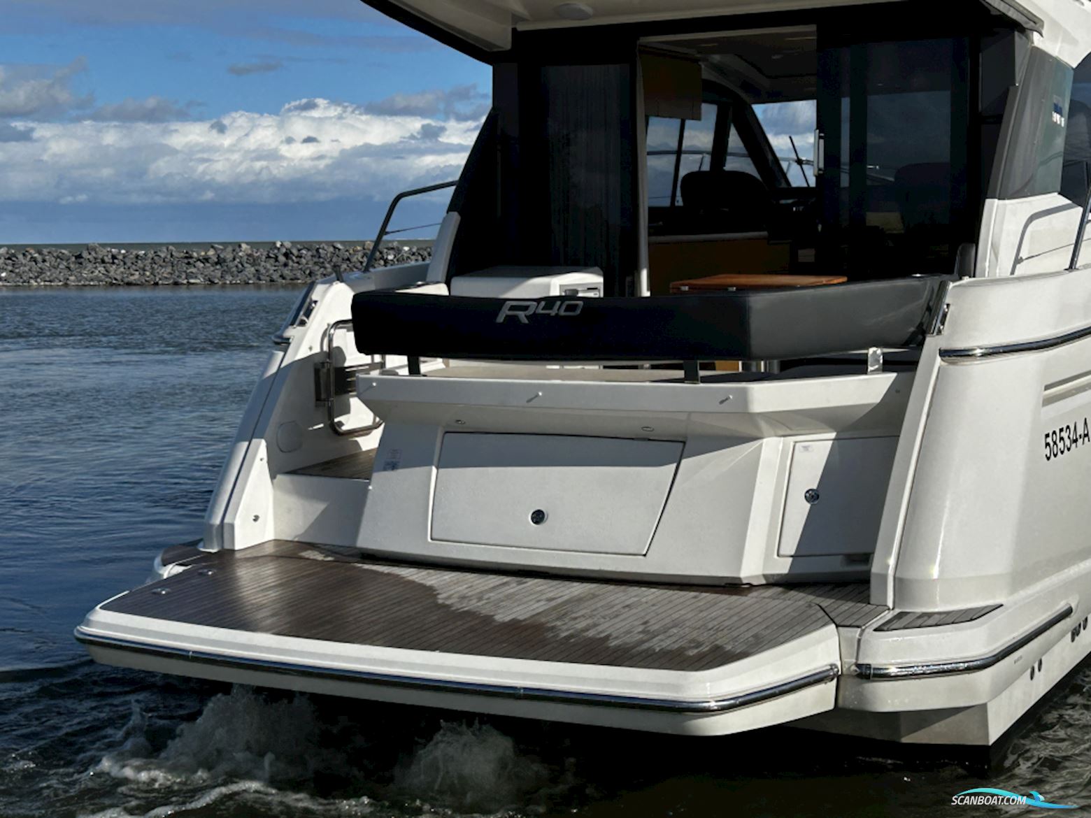 Bavaria Motor Boats R40 Coupé