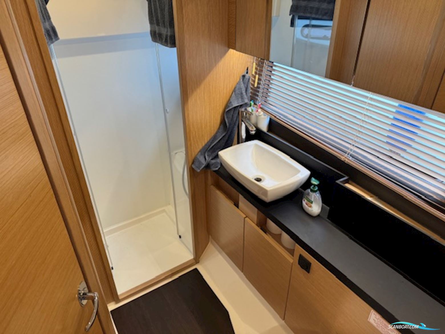 Bavaria R 40 Fly m/ Joystck