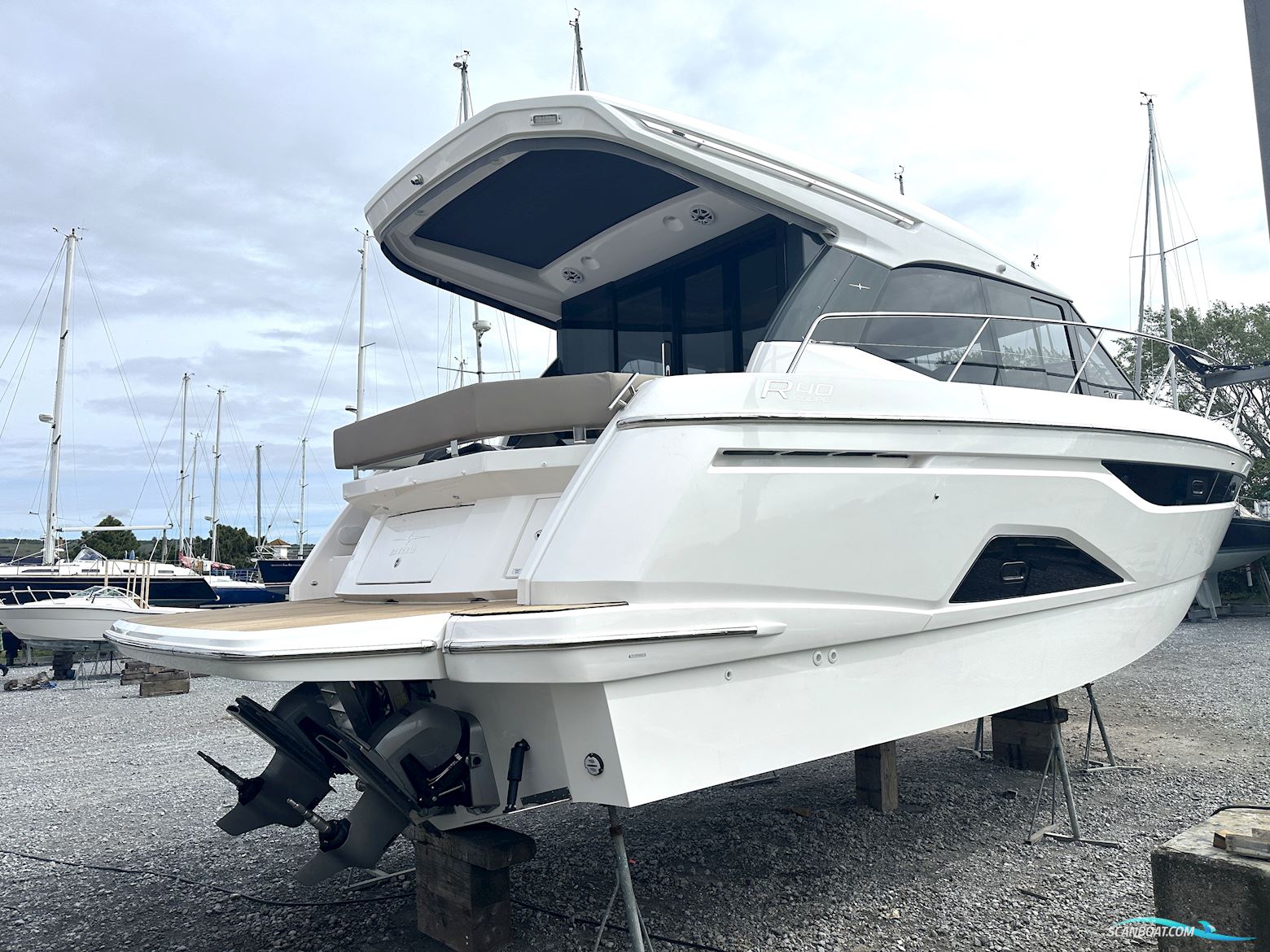 Bavaria R40 Coupe