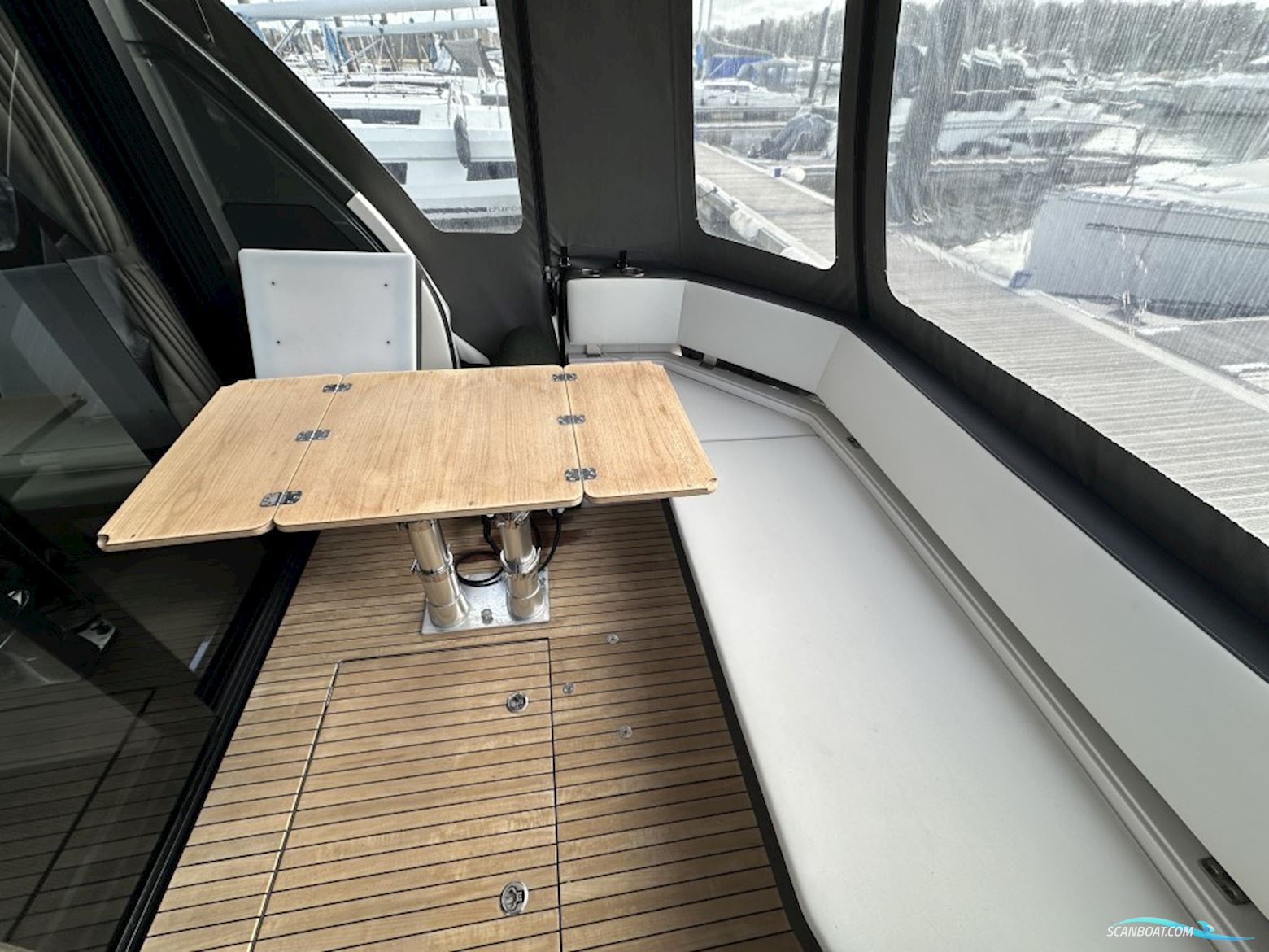 Bavaria R40 Fly