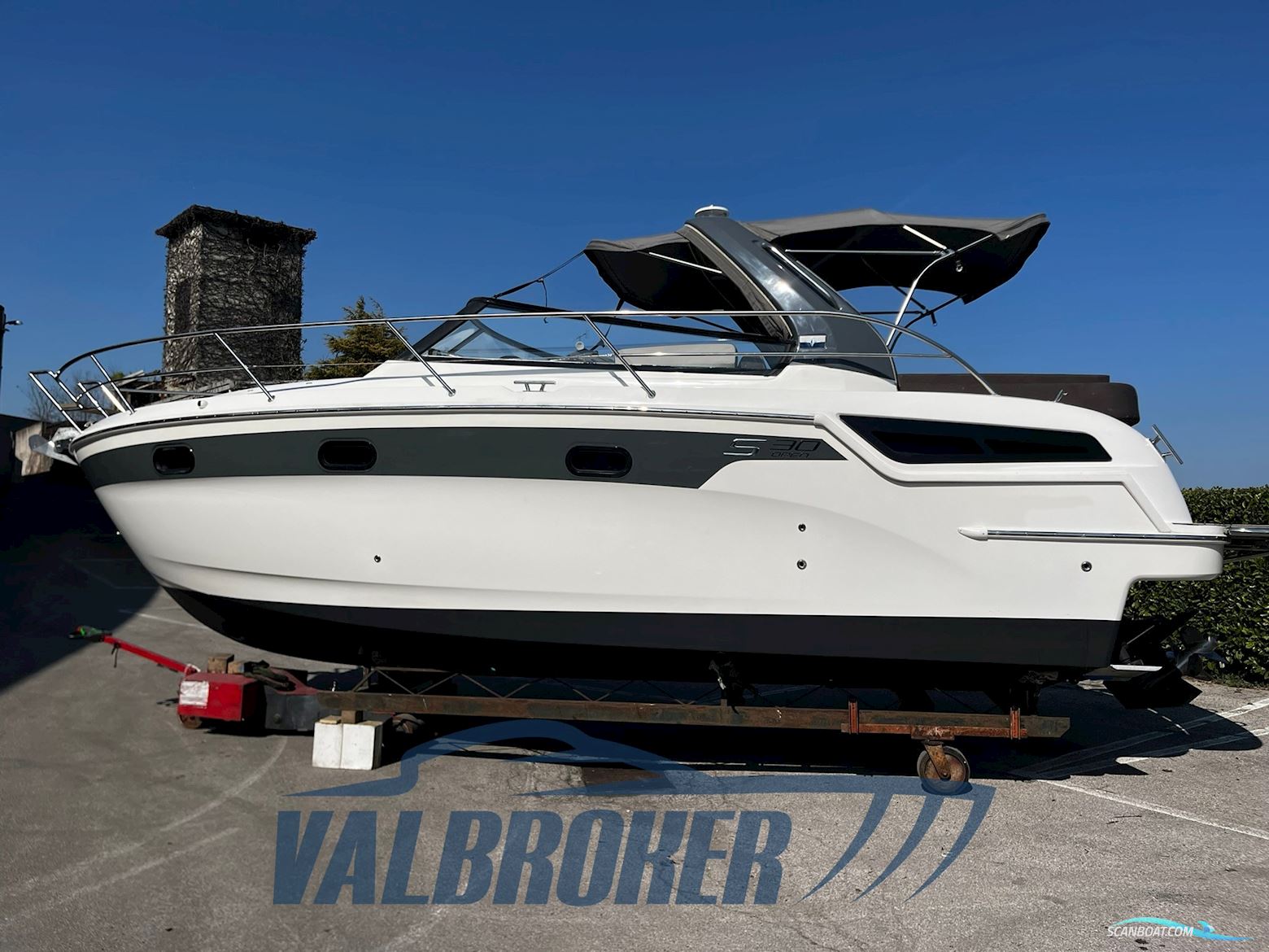 Bavaria S 30 Motorboot 2018, mit Mercruiser MCM 350 MAG Bravo III motor, Italien