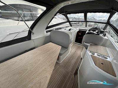 Bavaria S30 Motorboot 2023, mit Mercruiser motor, England