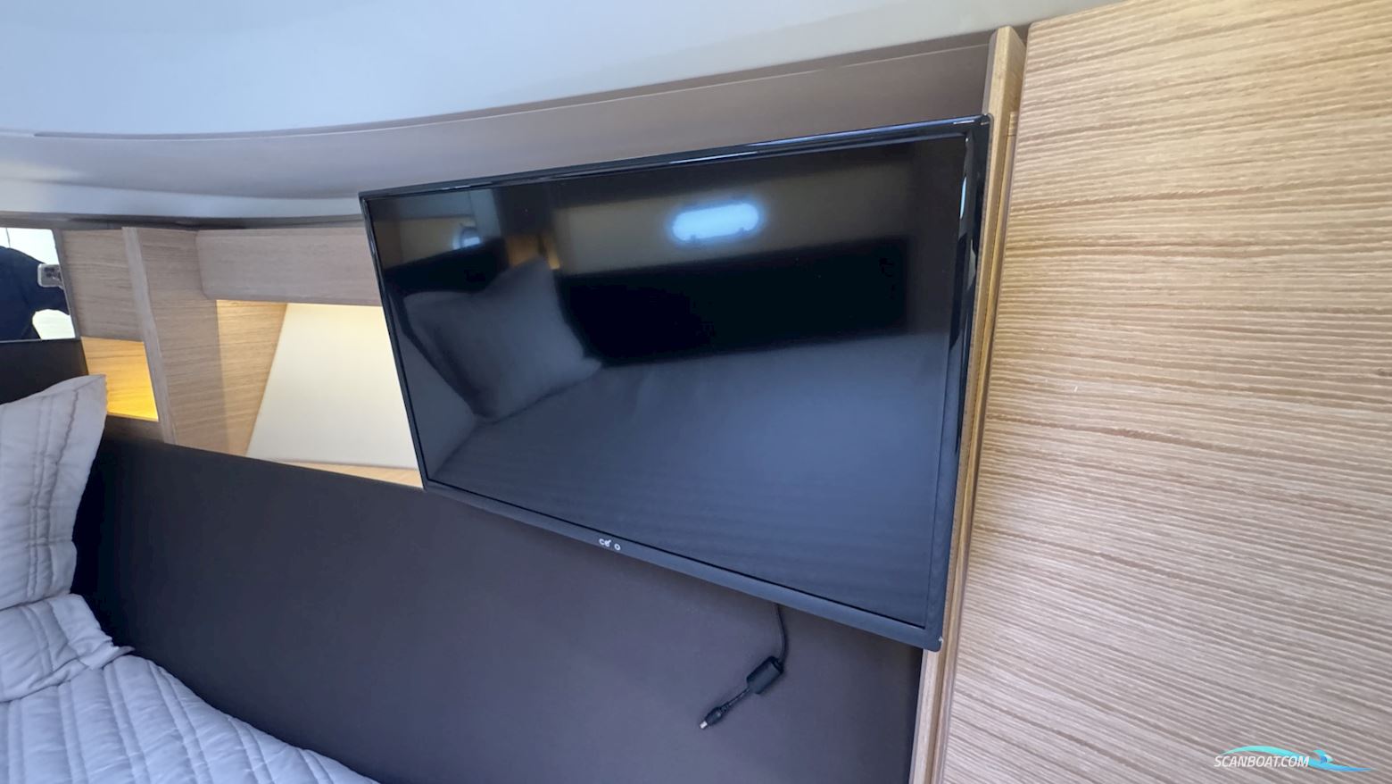 Bavaria S33HT