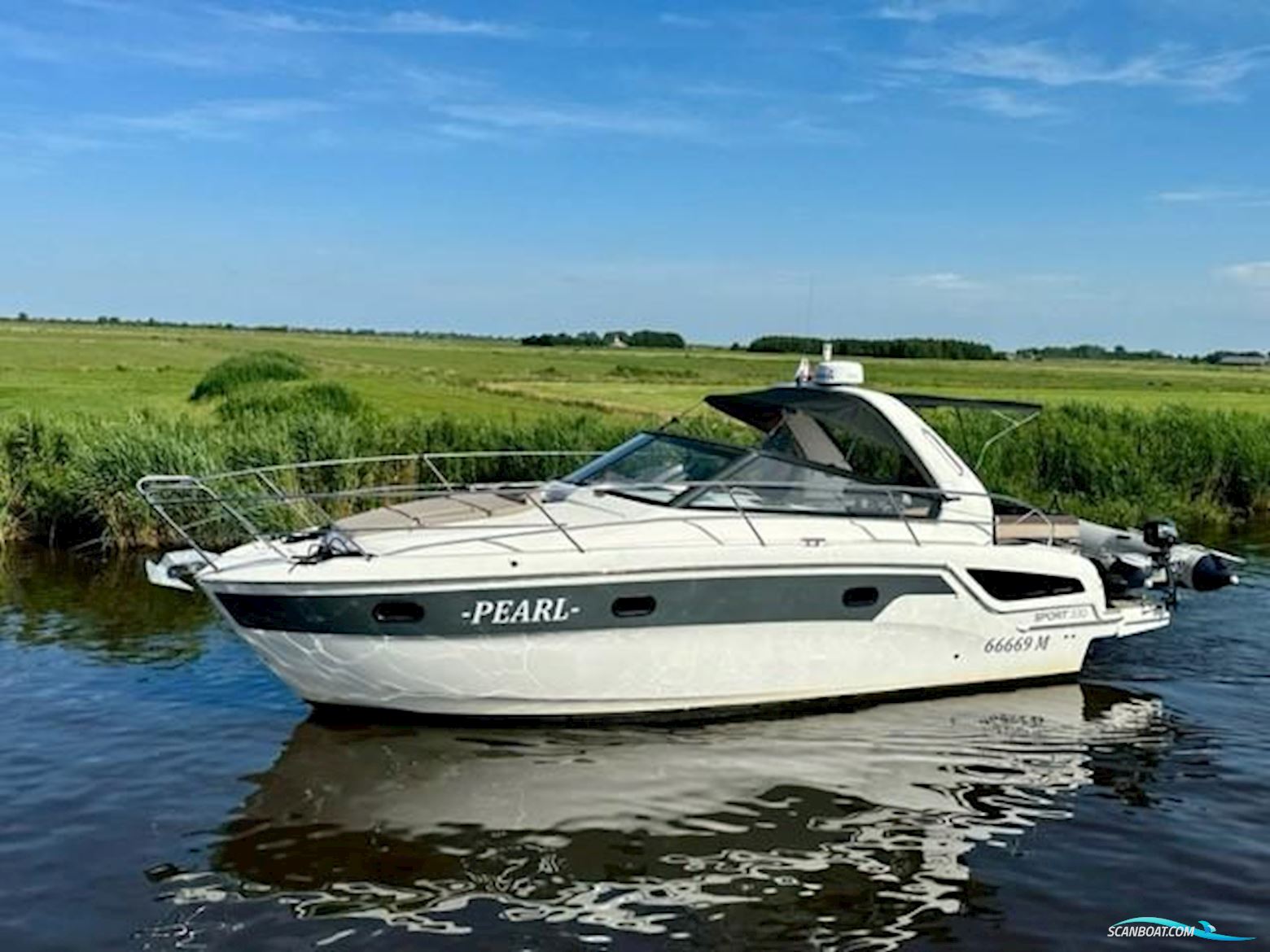 Bavaria Sport 330 Motorboot 2016, mit Volvo Penta D6 Diesel motor, Niederlande