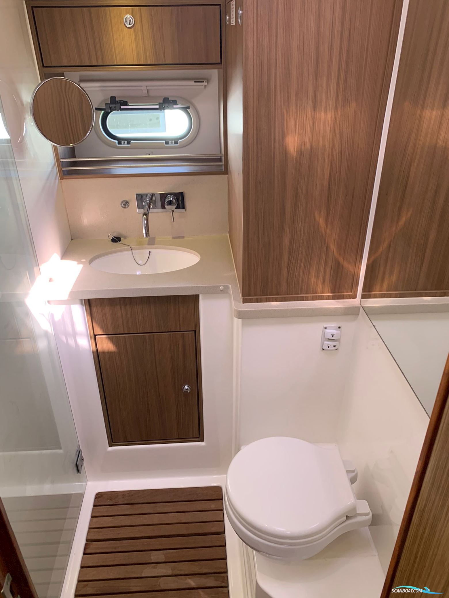 Bavaria Sport 43 Hard Top