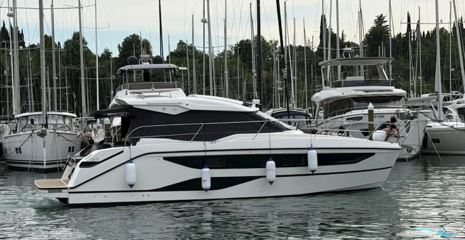 Bavaria SR36HT Motorboot 2023, mit Volvo Penta motor, Kroatien