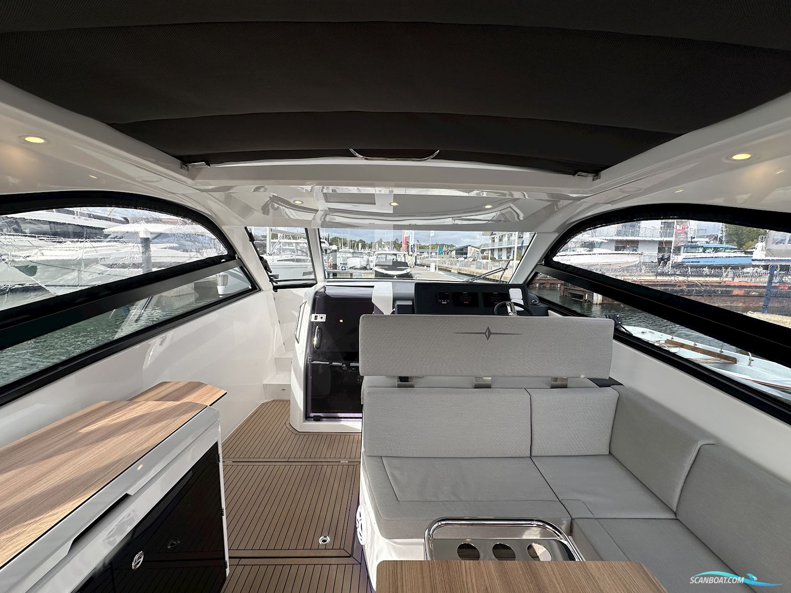 Bavaria Vida 33 Hard Top - Palma Boat Show Discount