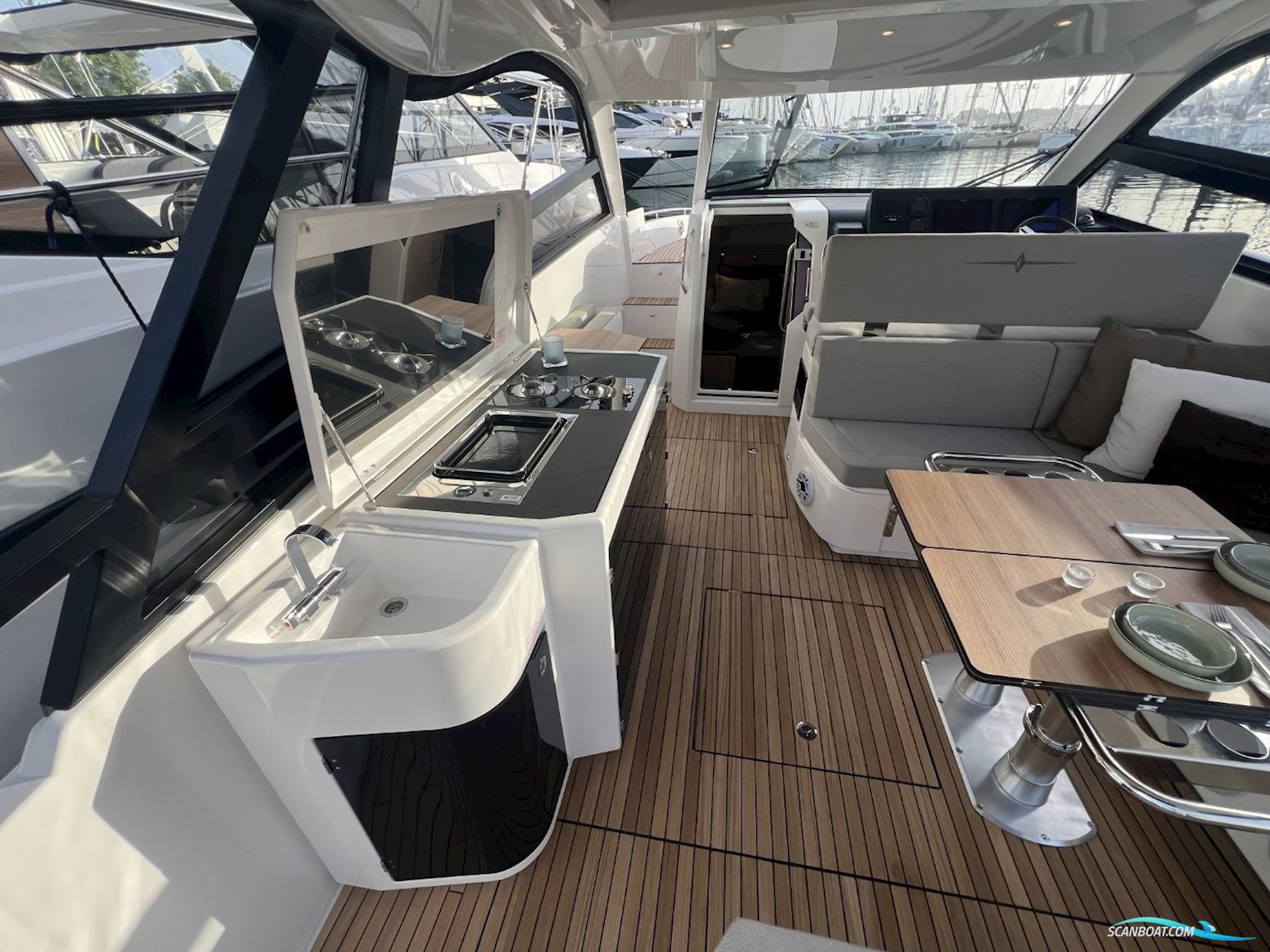 Bavaria Vida 33 Hard Top